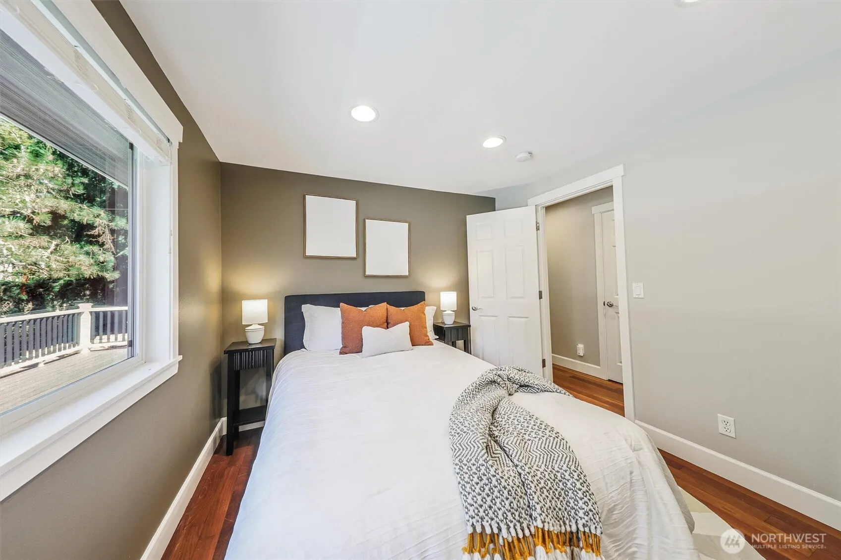 1136 205th Avenue NE, Sammamish, WA 98074