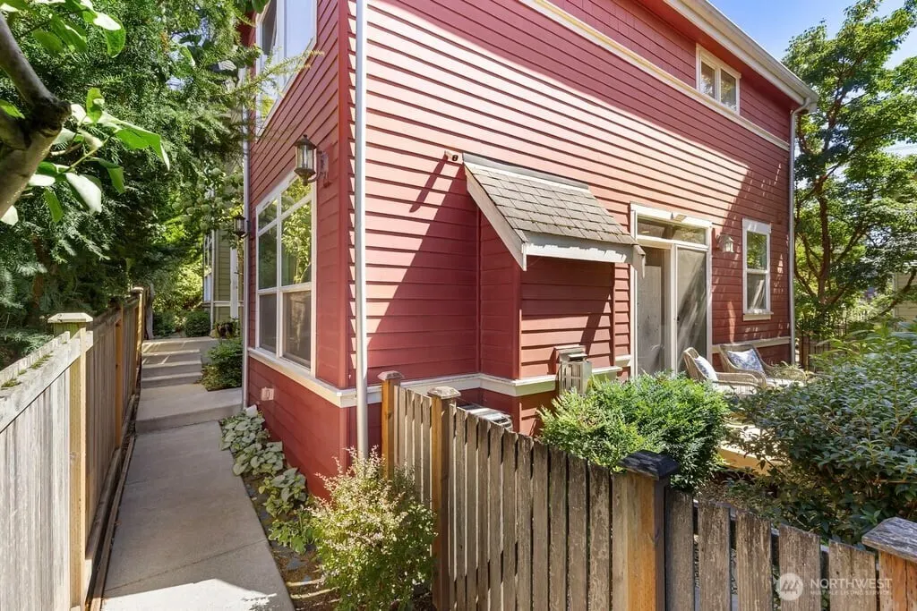 5257 23rd Avenue SW, Seattle, WA 98106