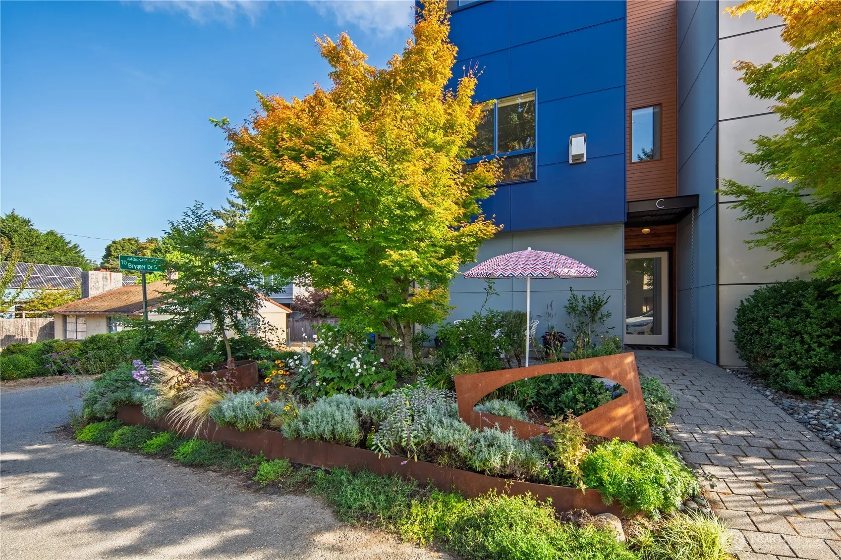 4400 Brygger Drive W #C, Seattle, WA 98199