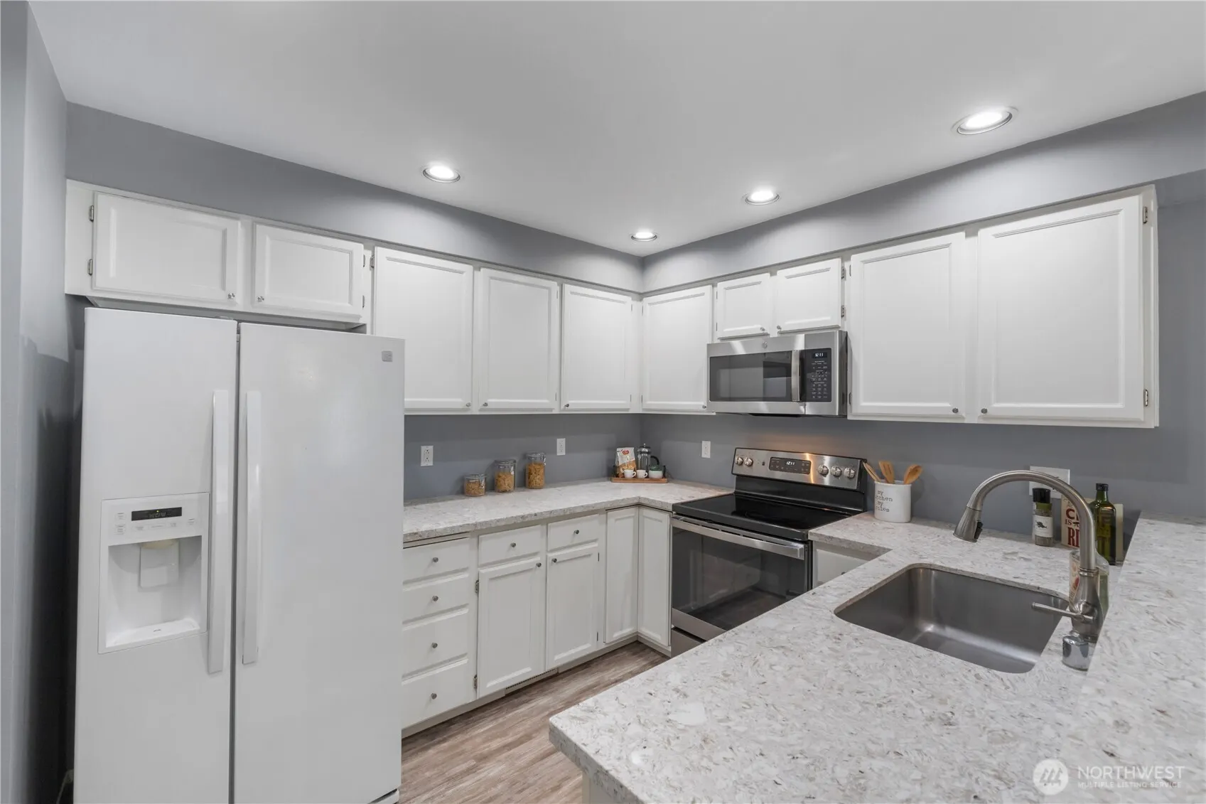 23501 112th Avenue SE #M102, Kent, WA 98031