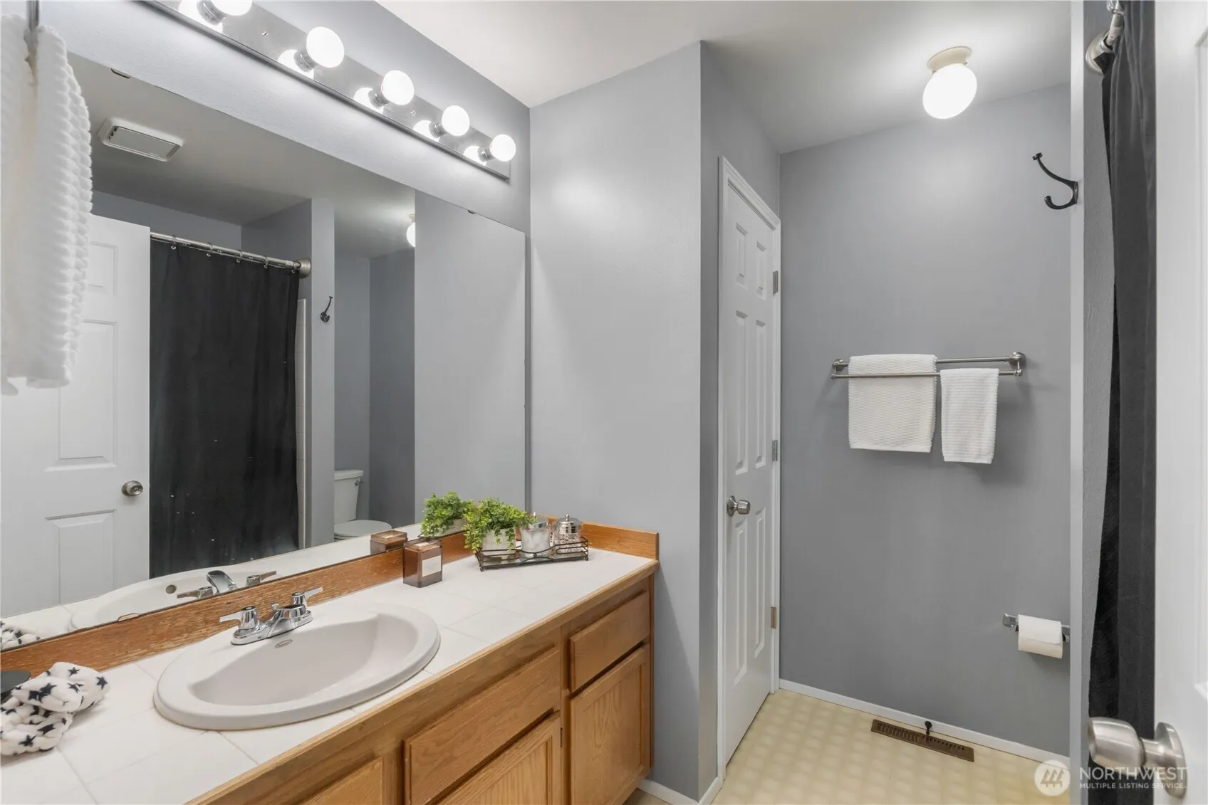 23501 112th Avenue SE #M102, Kent, WA 98031