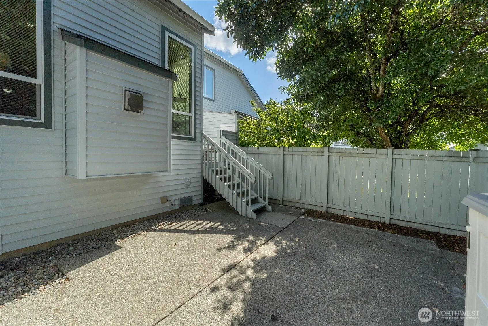 23501 112th Avenue SE #M102, Kent, WA 98031