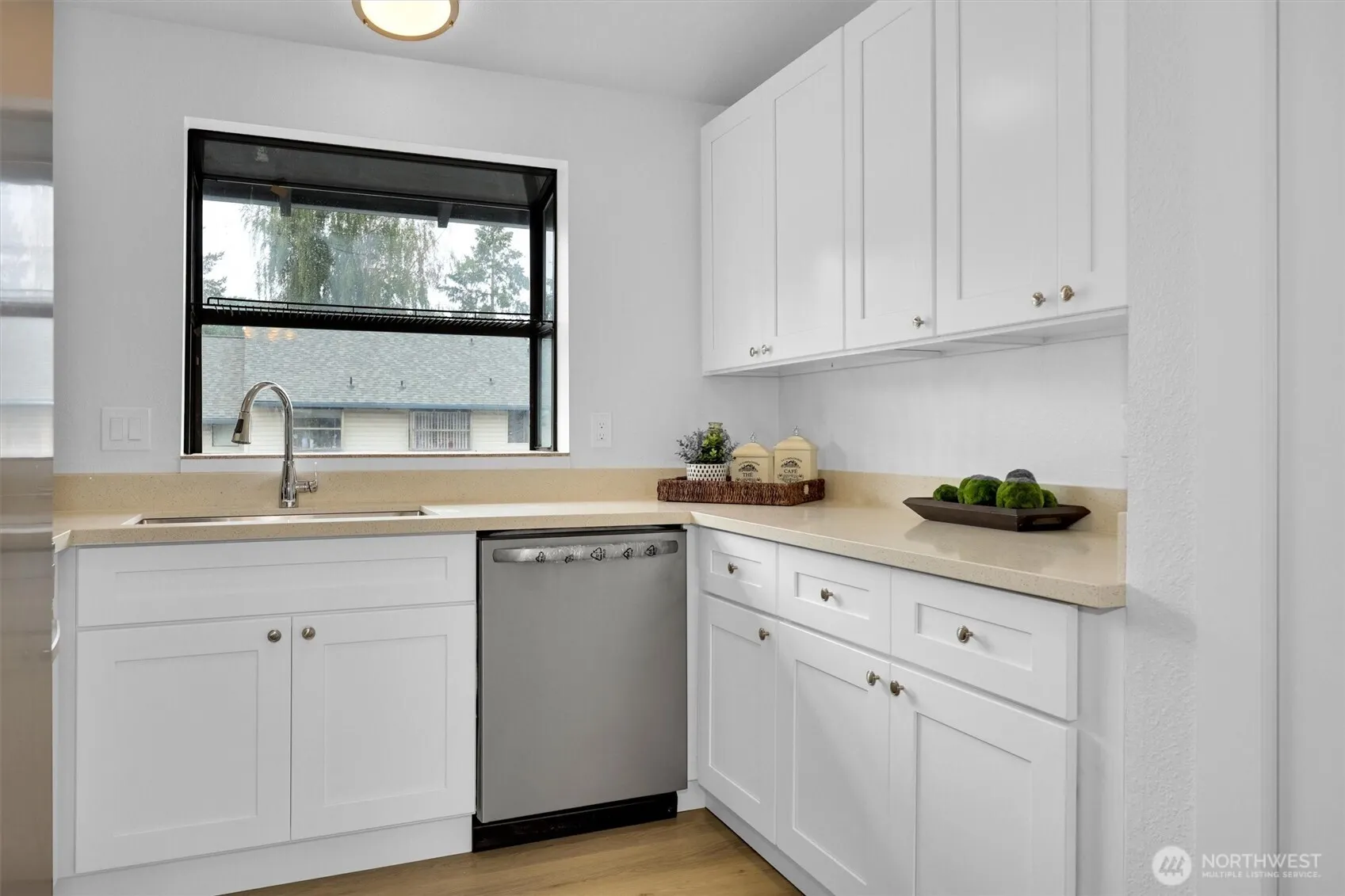 1313 W James Street #9, Kent, WA 98032