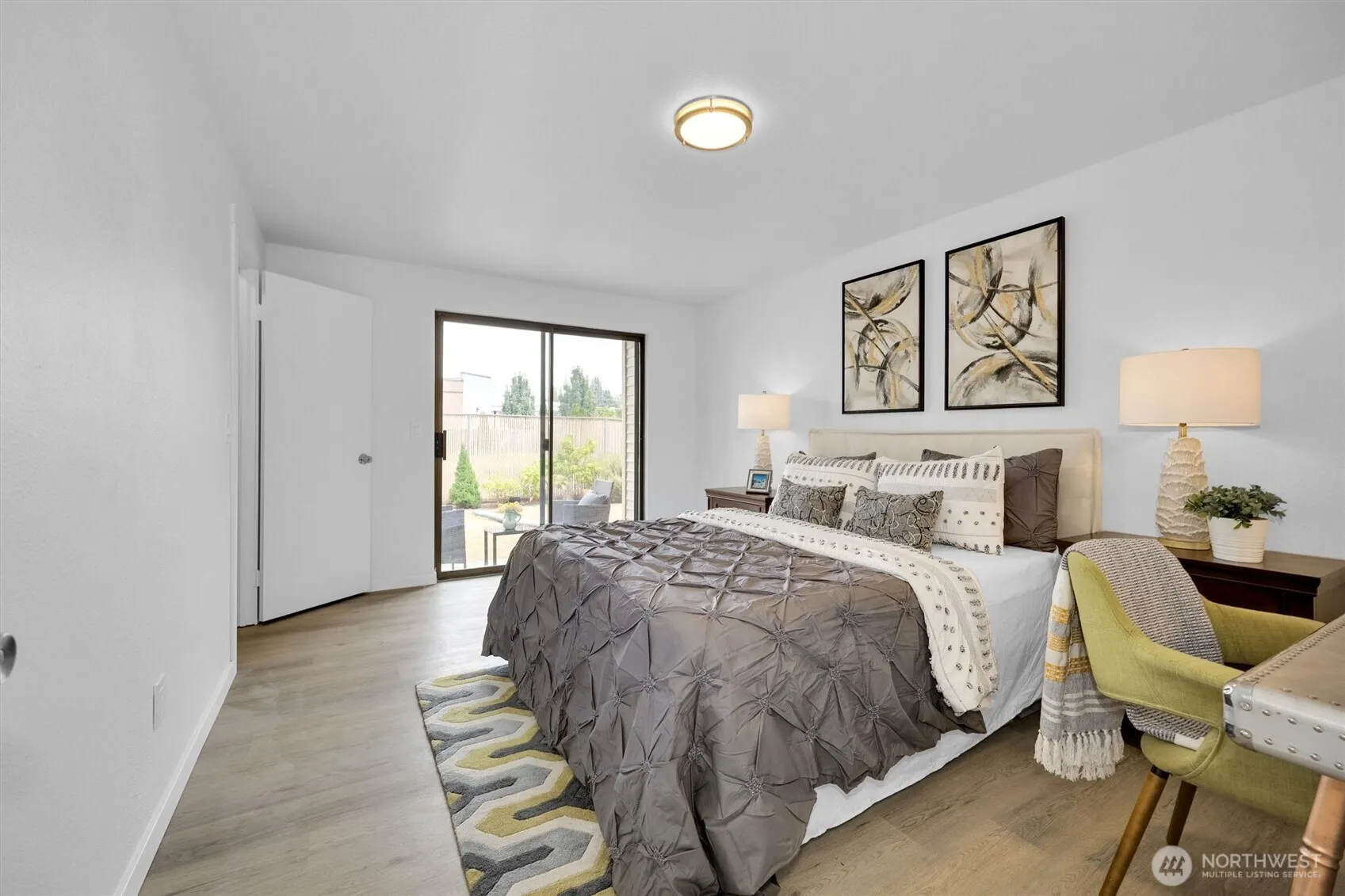 1313 W James Street #9, Kent, WA 98032