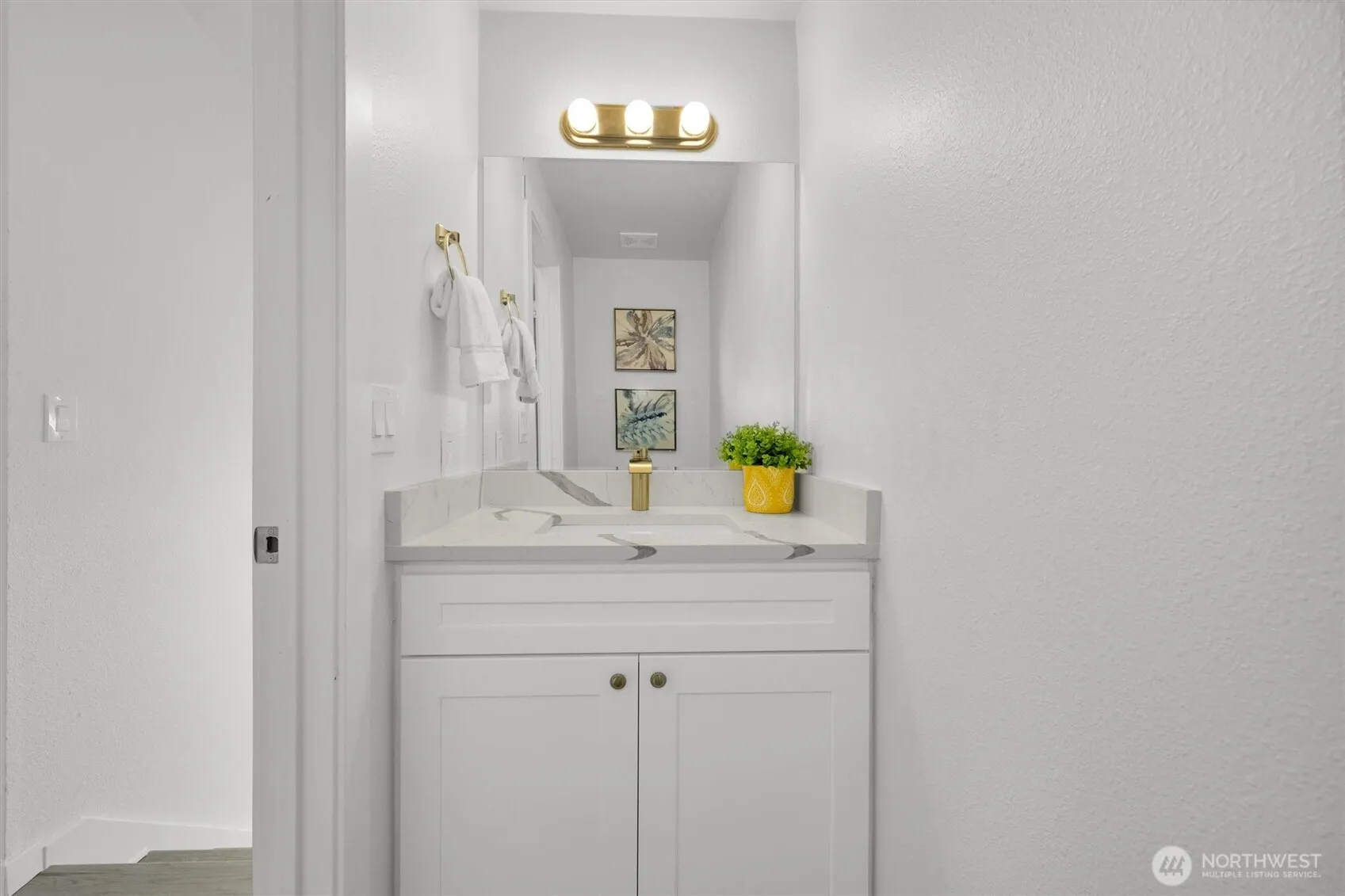 1313 W James Street #9, Kent, WA 98032