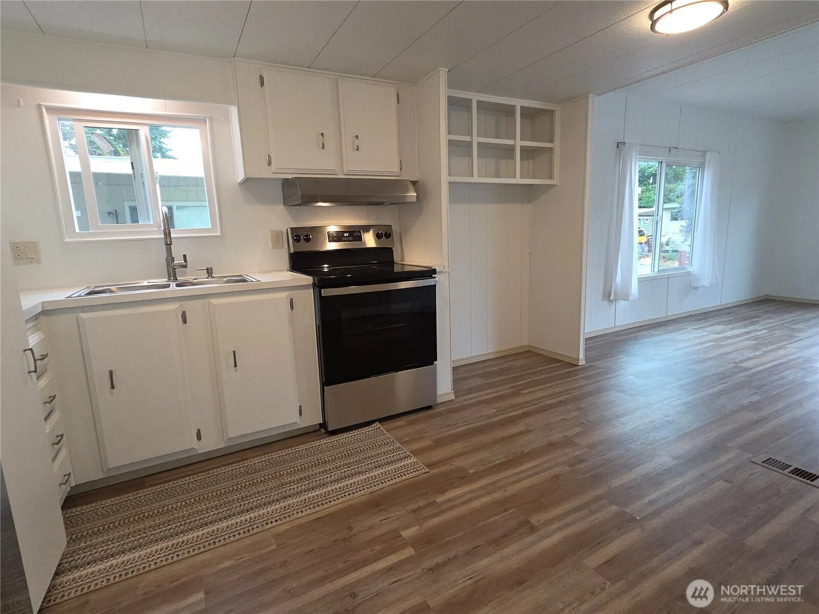 5220 176th Street SW #8, Lynnwood, WA 98037