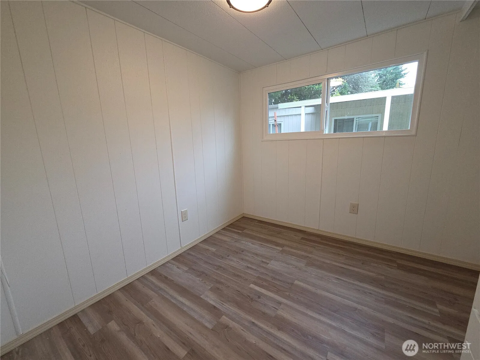 5220 176th Street SW #8, Lynnwood, WA 98037