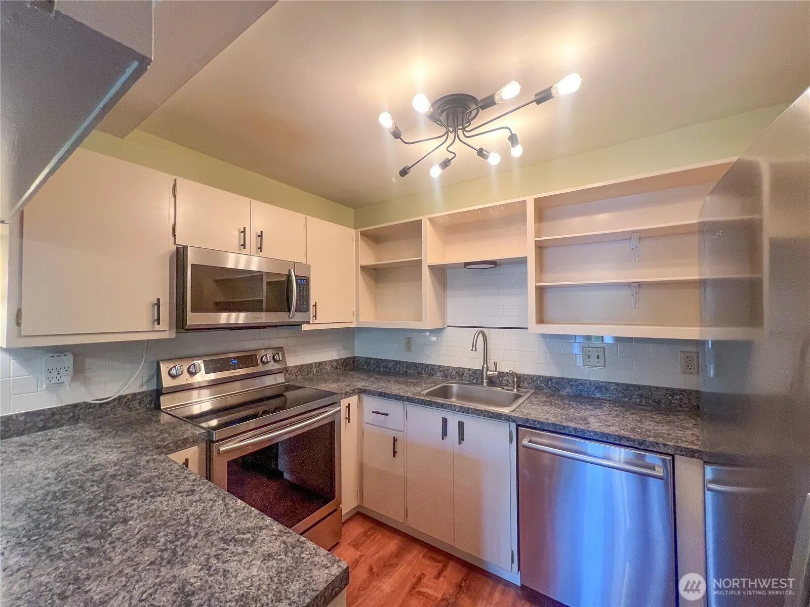 1425 S Puget Drive #G3, Renton, WA 98055
