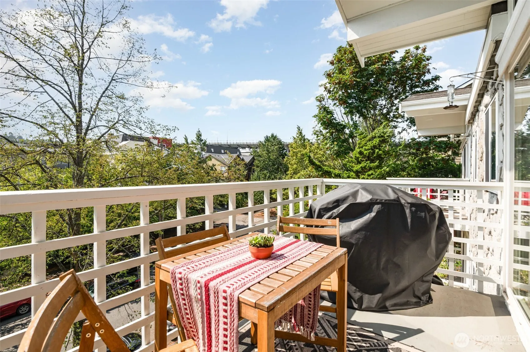 940 N 35th Street #301, Seattle, WA 98103