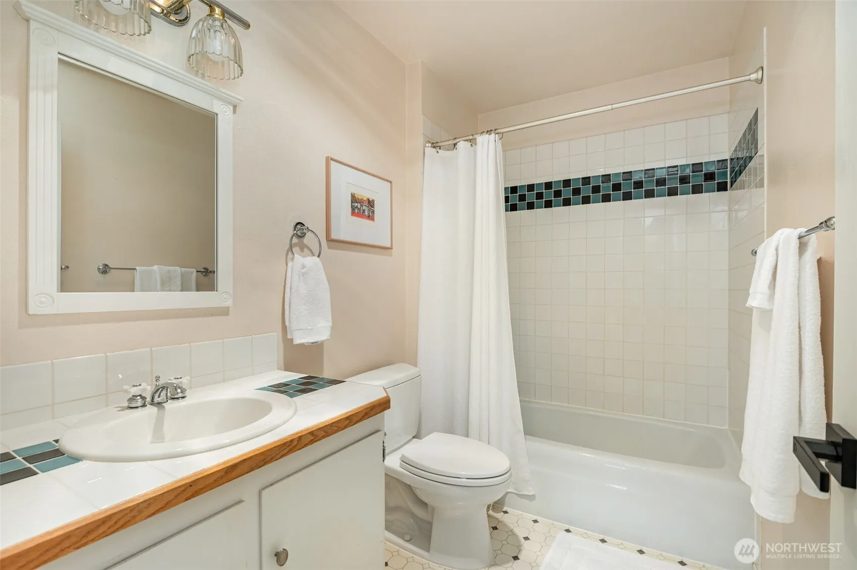 940 N 35th Street #301, Seattle, WA 98103