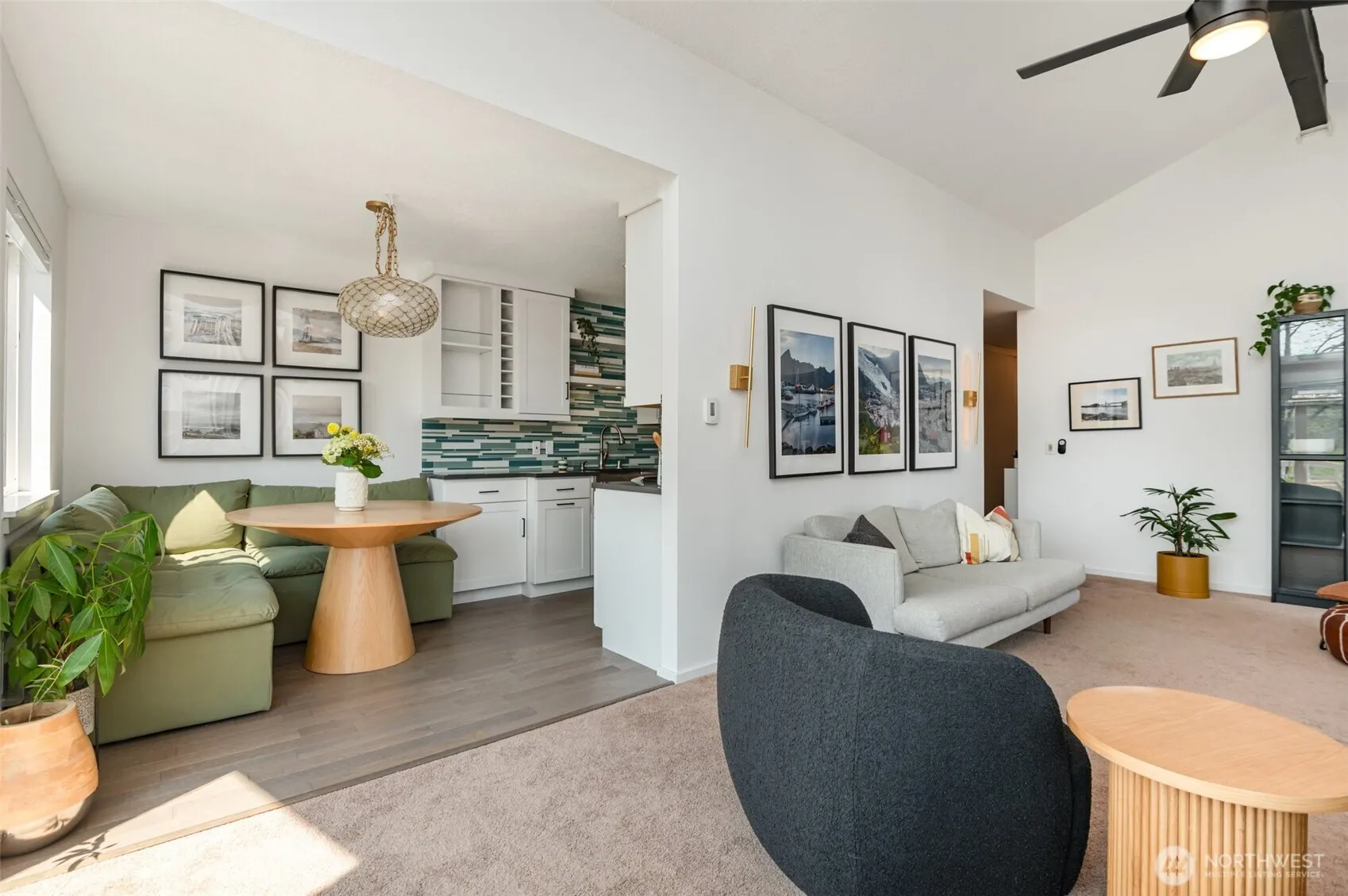 940 N 35th Street #301, Seattle, WA 98103