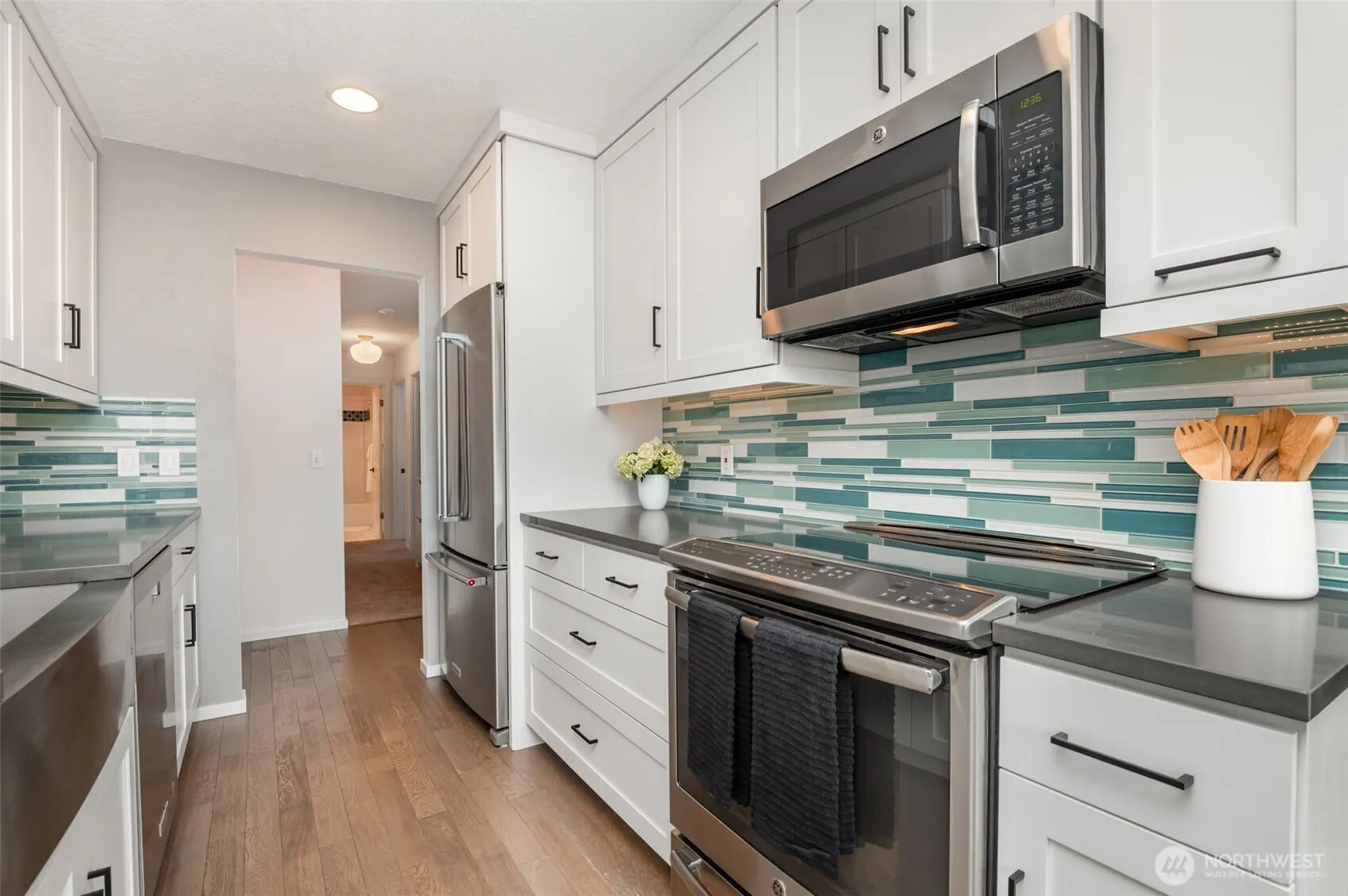 940 N 35th Street #301, Seattle, WA 98103