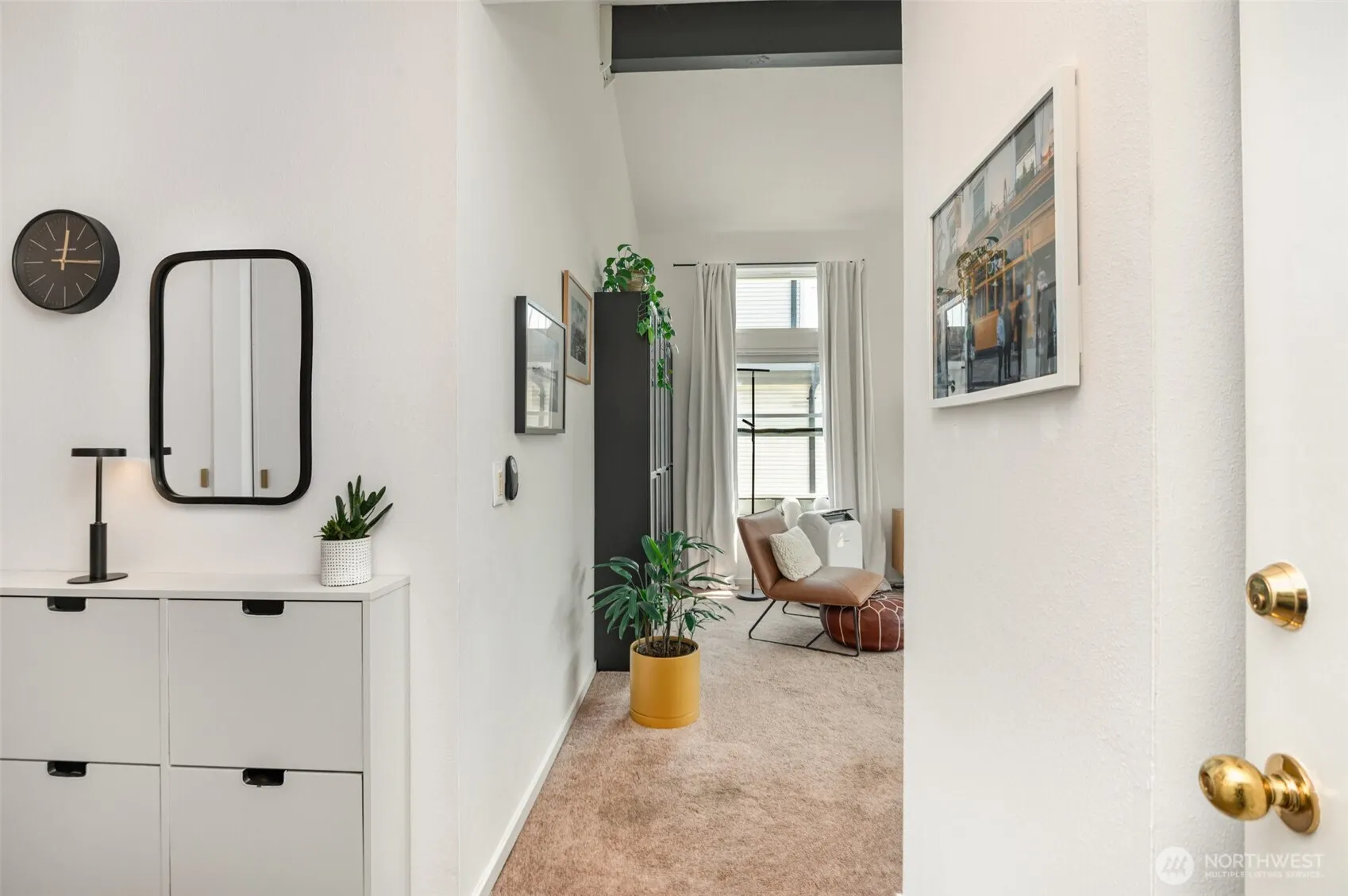940 N 35th Street #301, Seattle, WA 98103