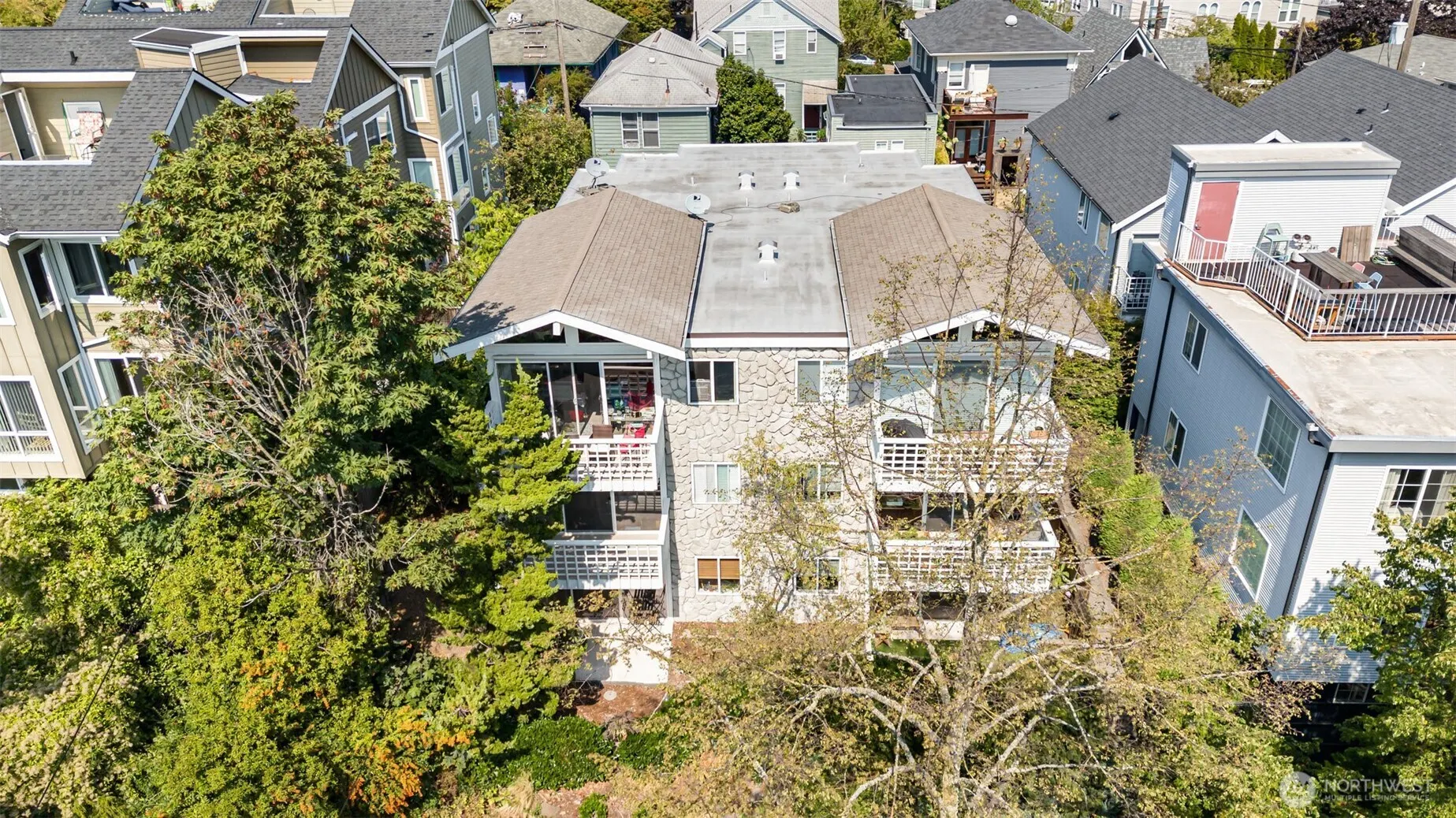 940 N 35th Street #301, Seattle, WA 98103