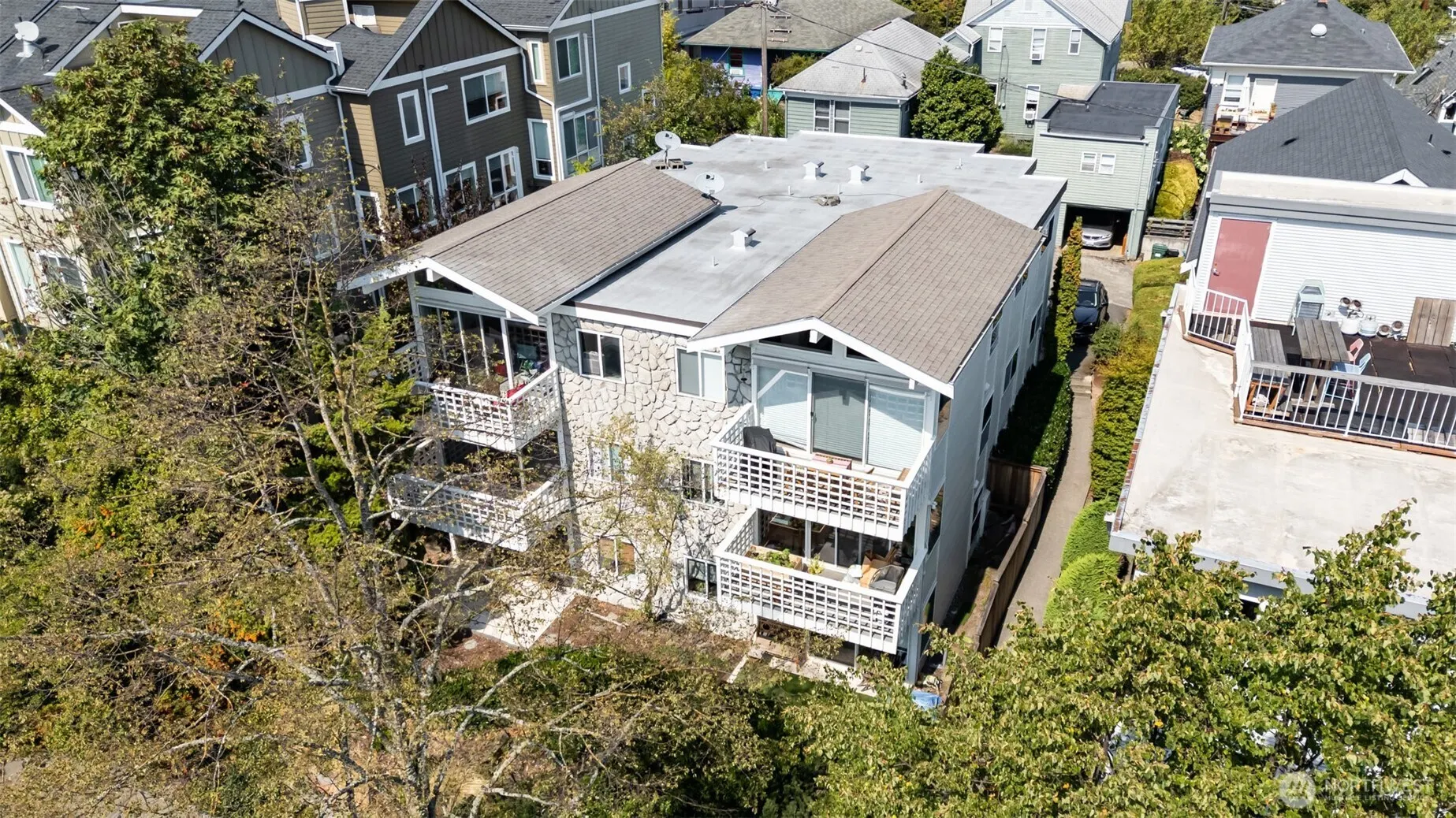 940 N 35th Street #301, Seattle, WA 98103