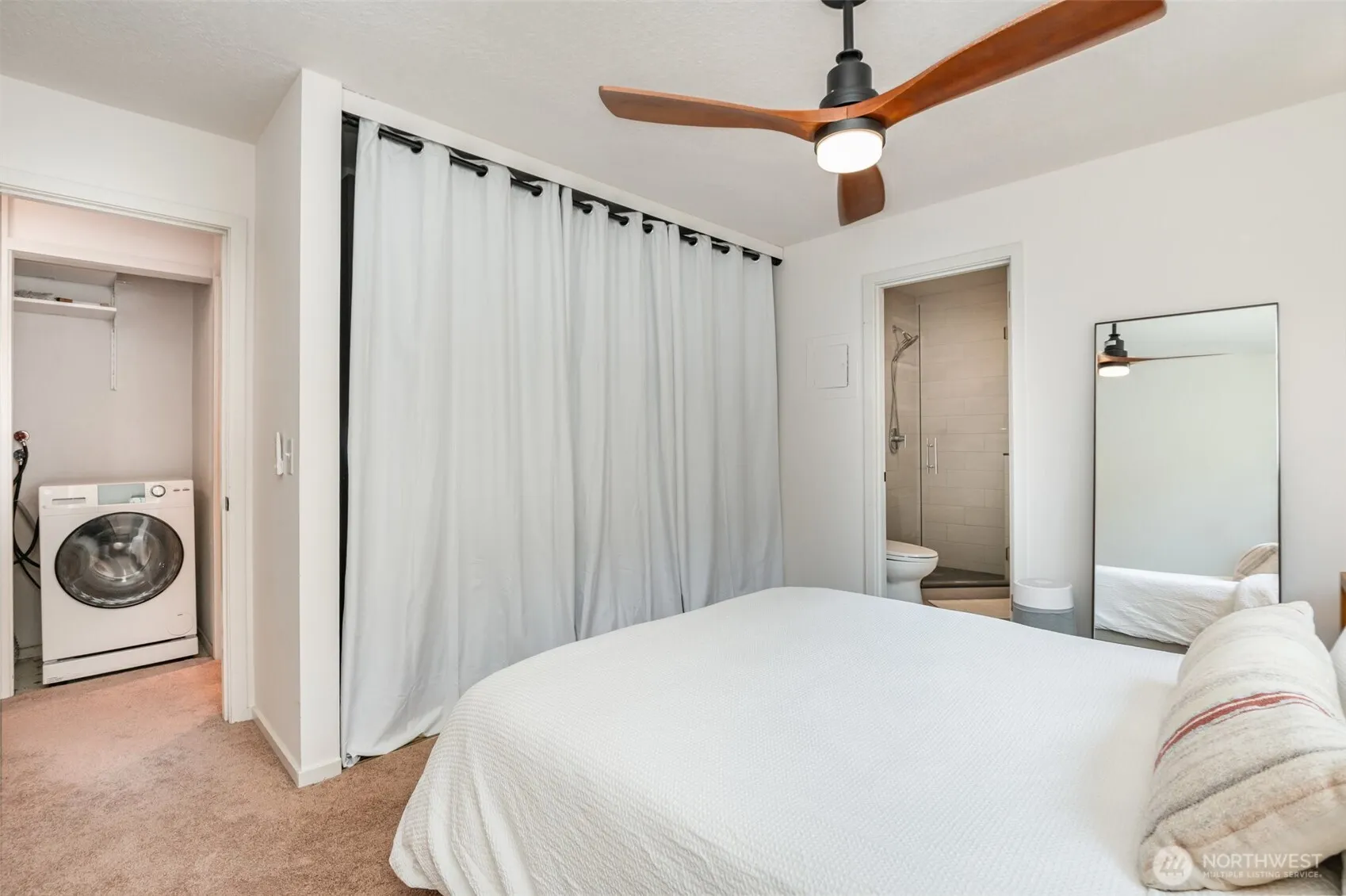 940 N 35th Street #301, Seattle, WA 98103