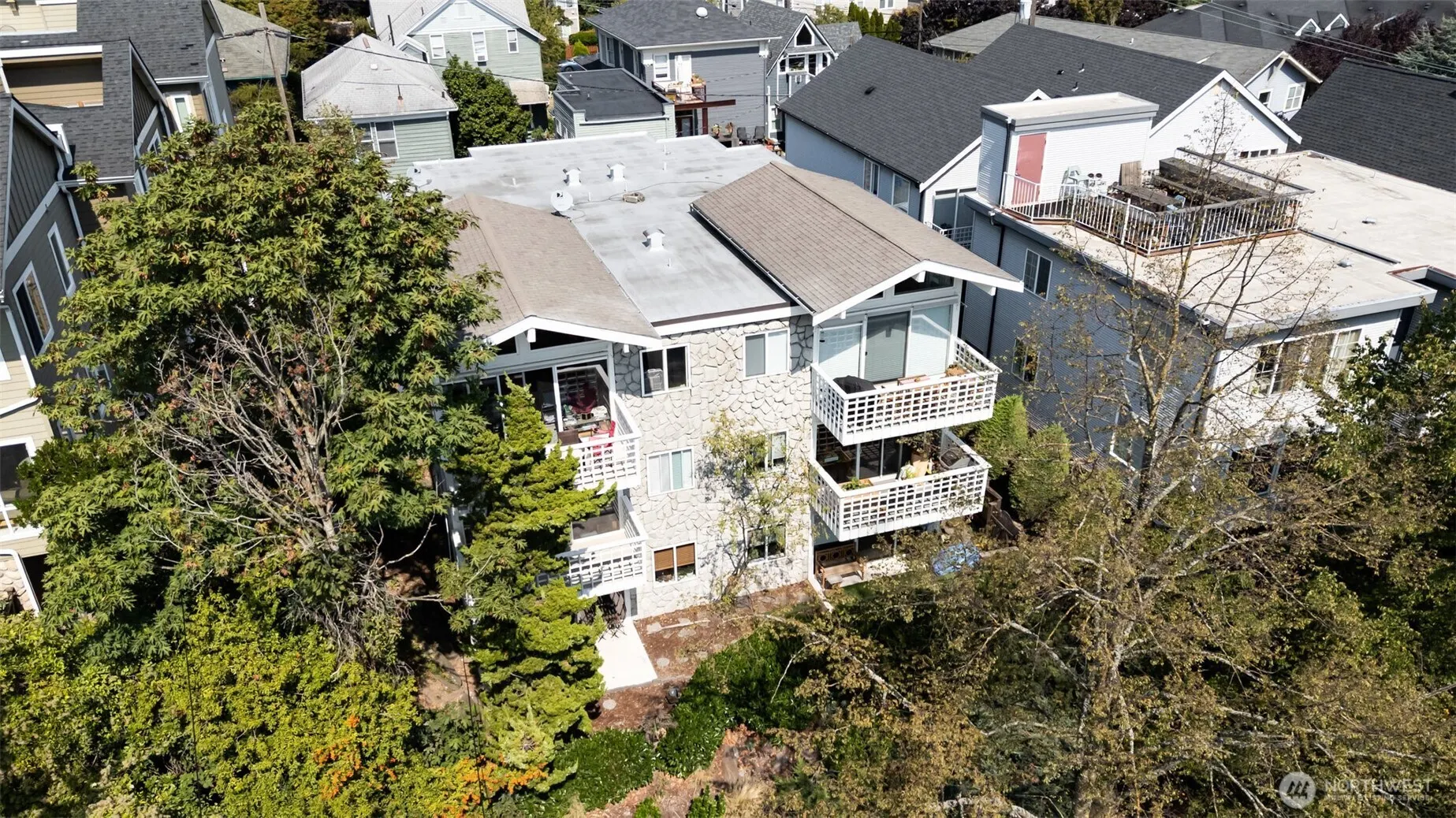 940 N 35th Street #301, Seattle, WA 98103