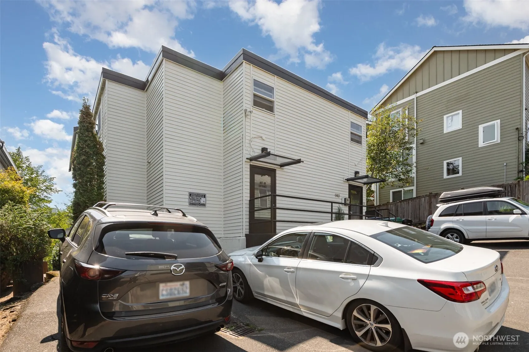 940 N 35th Street #301, Seattle, WA 98103