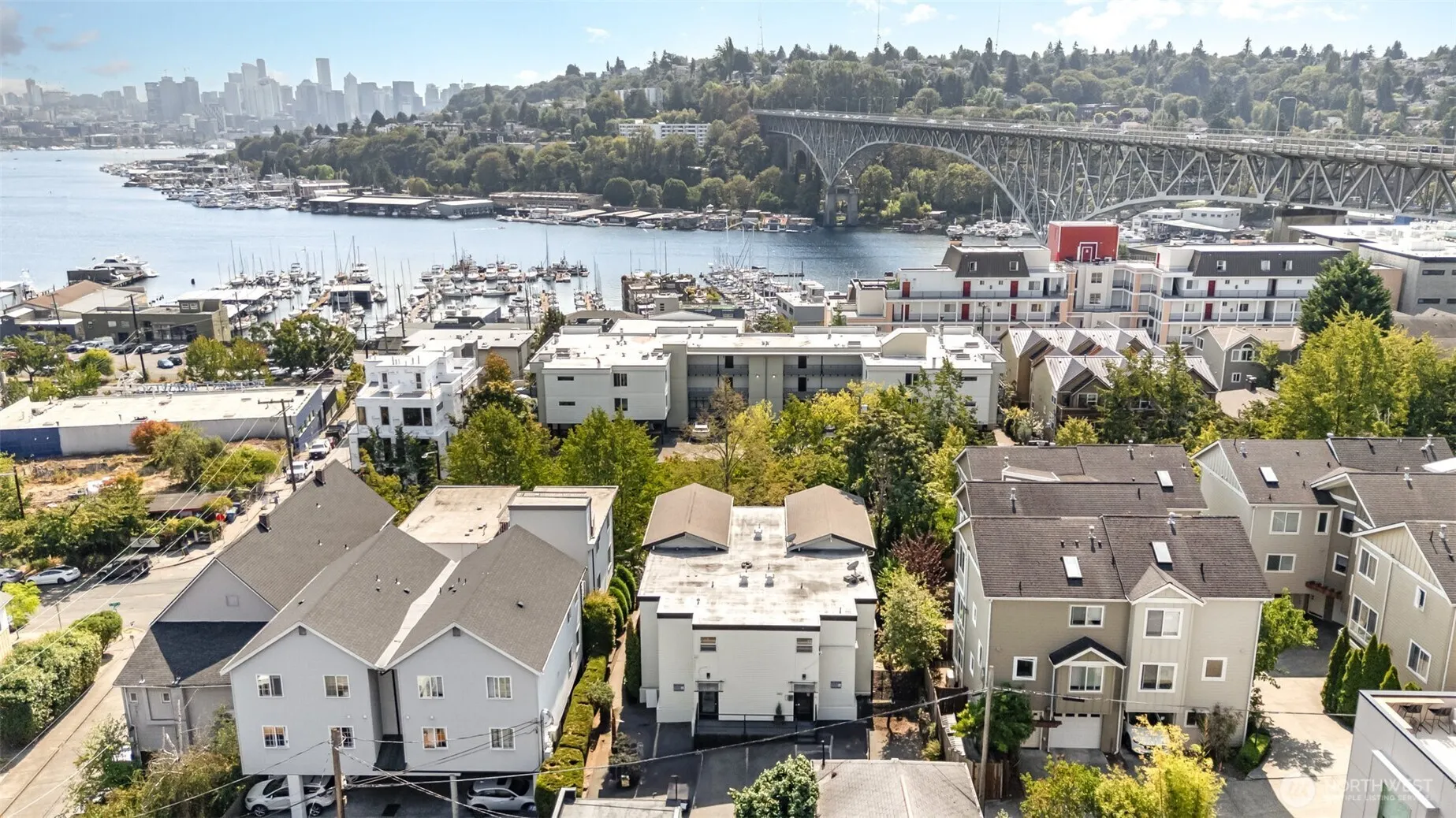 940 N 35th Street #301, Seattle, WA 98103