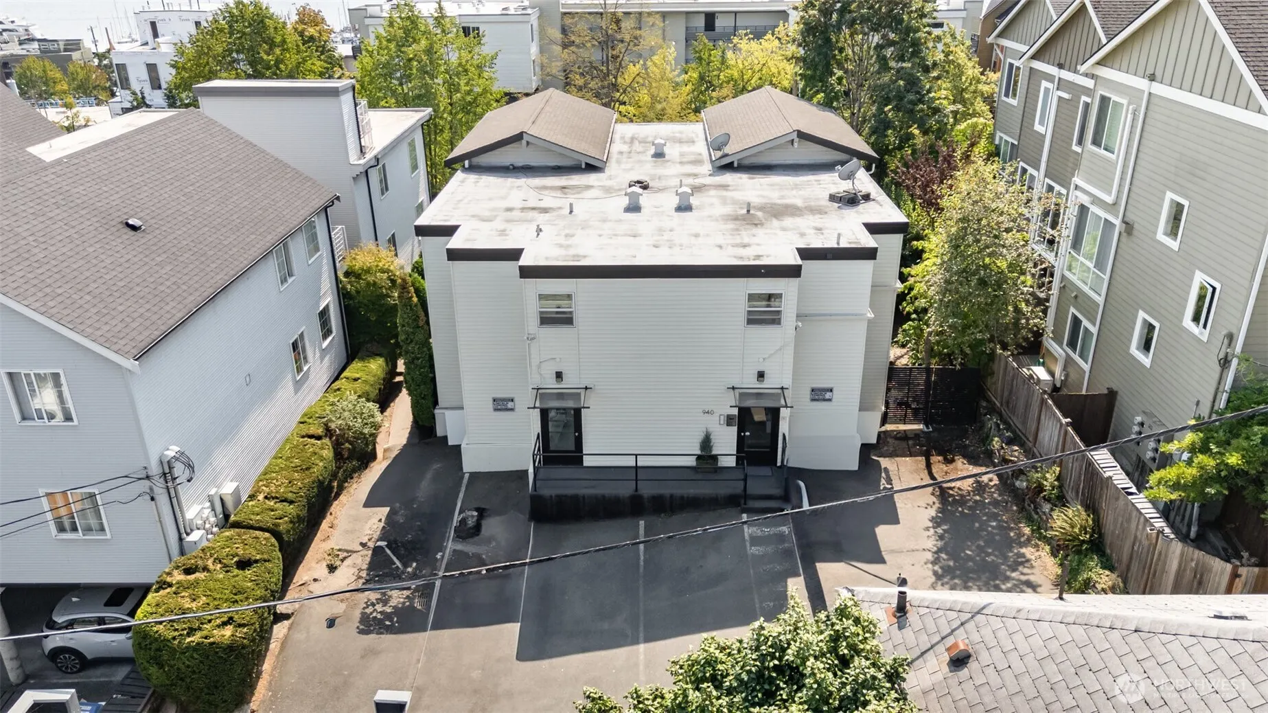 940 N 35th Street #301, Seattle, WA 98103