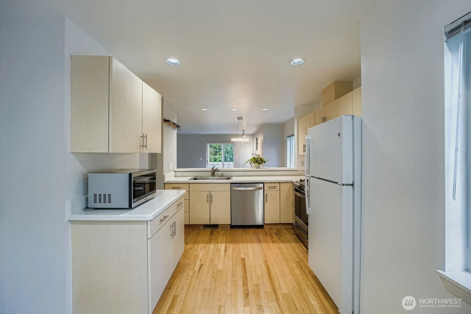 601 12th Avenue NW #C1, Issaquah, WA 98027