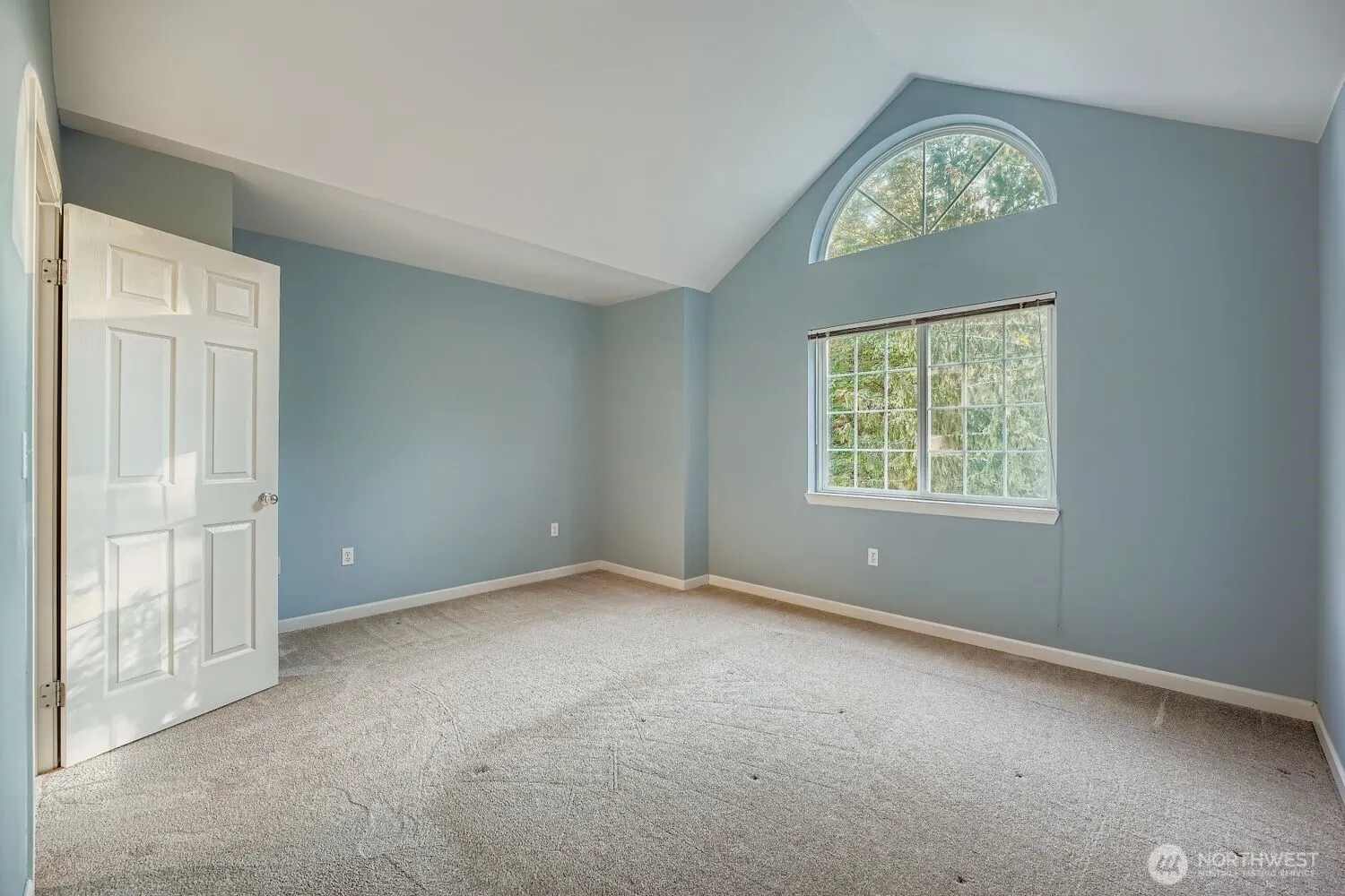 601 12th Avenue NW #C1, Issaquah, WA 98027