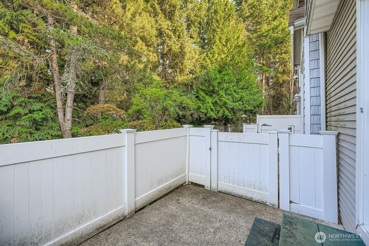 601 12th Avenue NW #C1, Issaquah, WA 98027