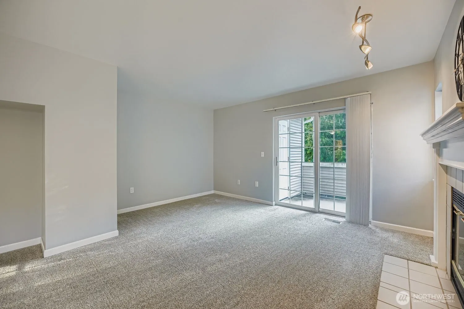 601 12th Avenue NW #C1, Issaquah, WA 98027