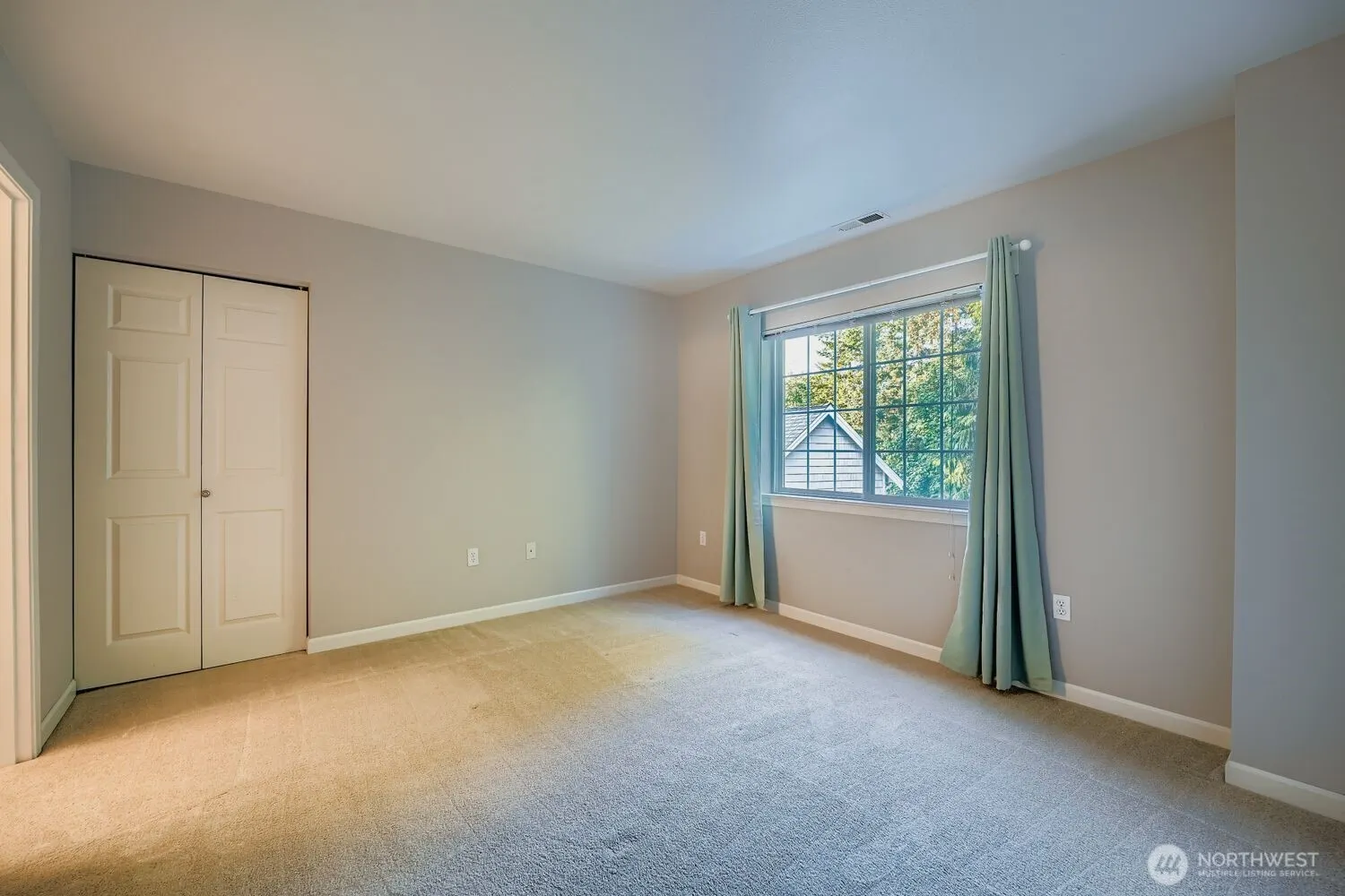601 12th Avenue NW #C1, Issaquah, WA 98027