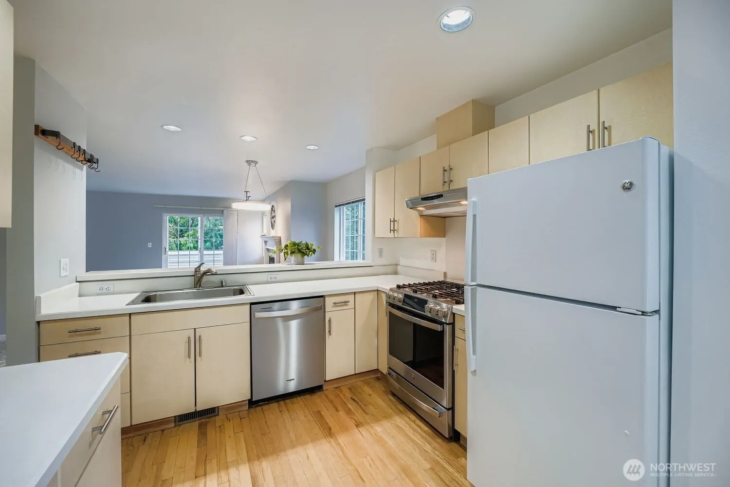 601 12th Avenue NW #C1, Issaquah, WA 98027