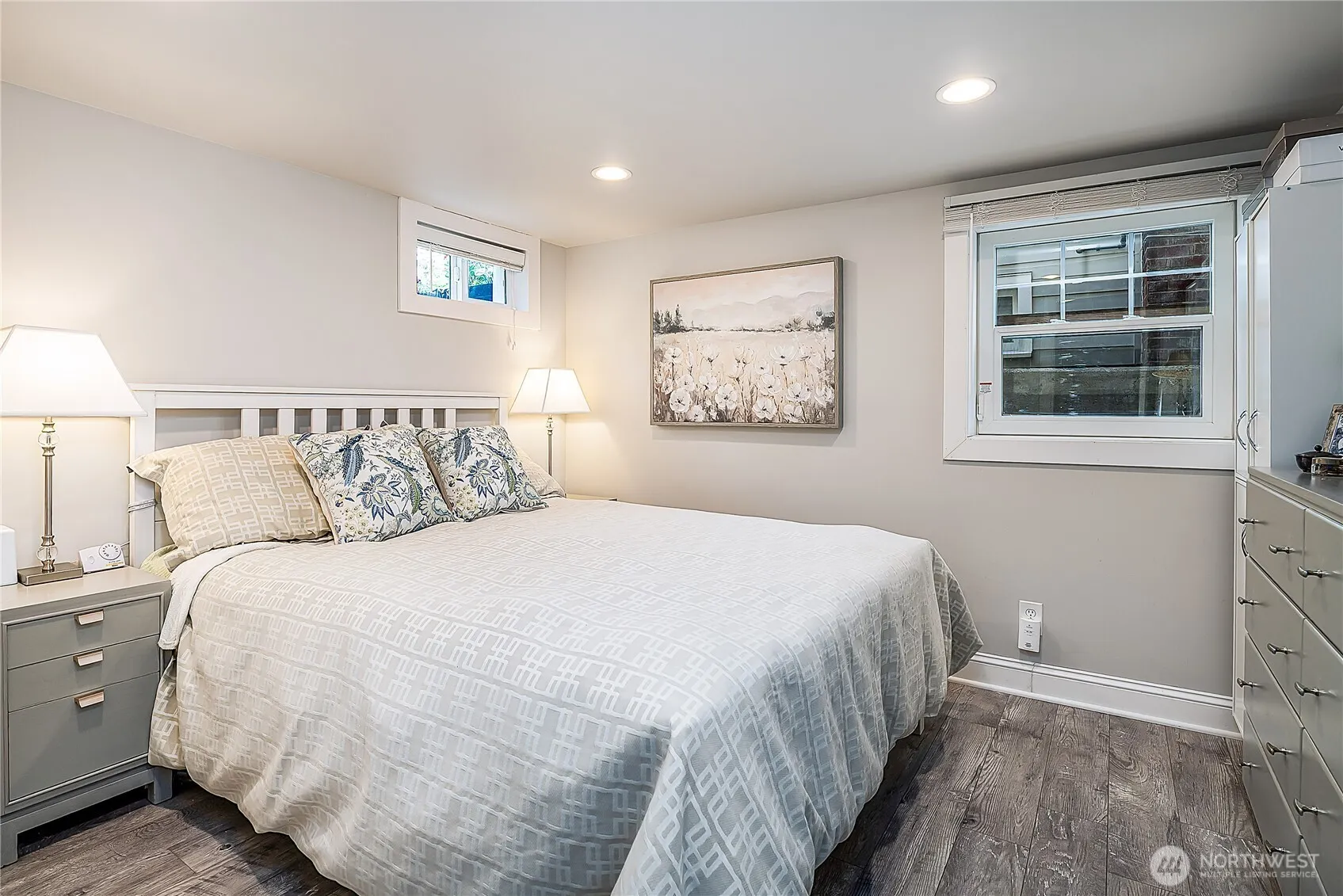 8233 16th Avenue NE, Seattle, WA 98115