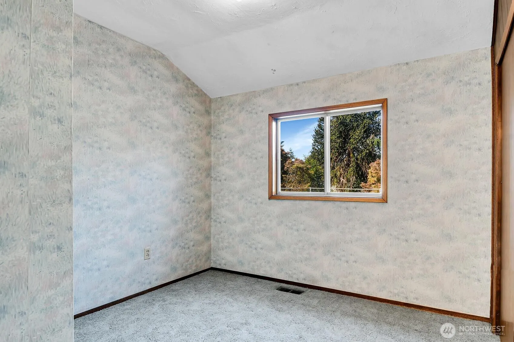 7502 14th Avenue SW, Seattle, WA 98106-2036