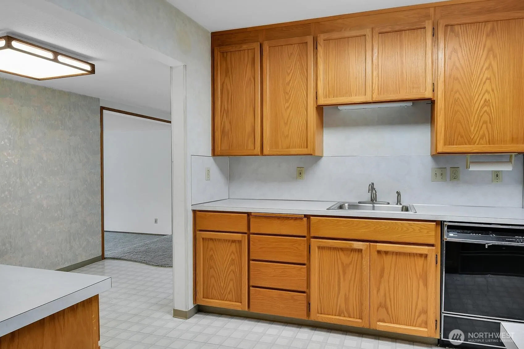 7502 14th Avenue SW, Seattle, WA 98106-2036