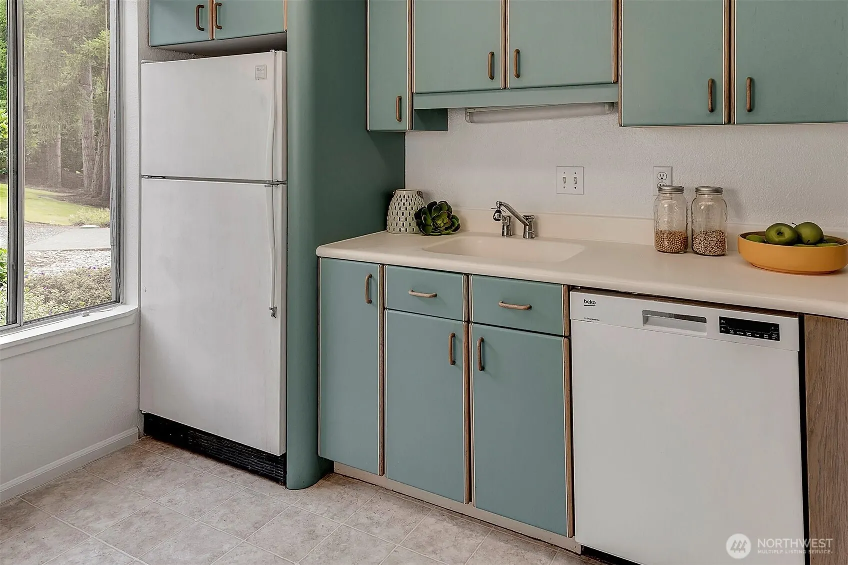4641 West Lake Sammamish Parkway SE #F105, Issaquah, WA 98027