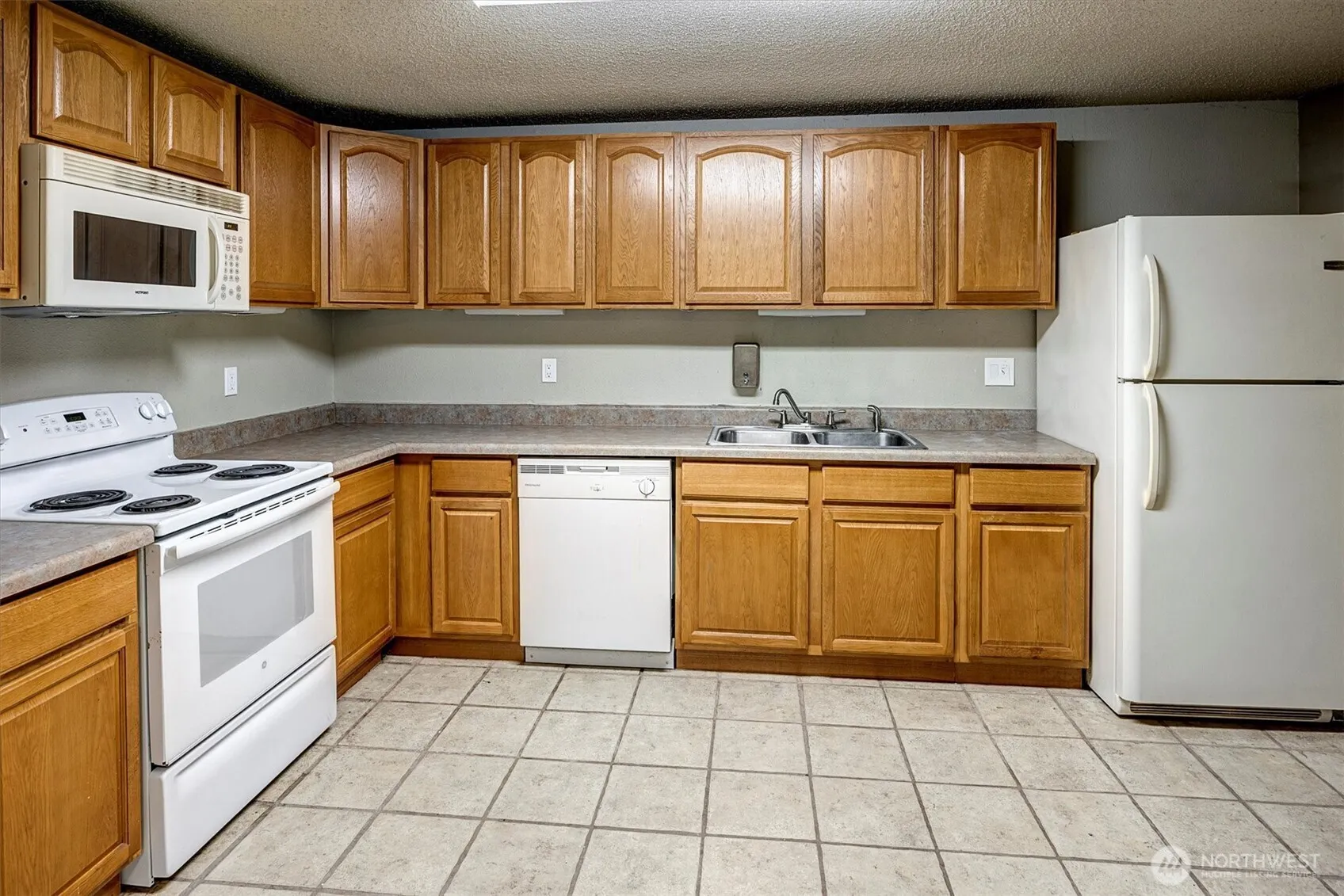 4641 West Lake Sammamish Parkway SE #F105, Issaquah, WA 98027