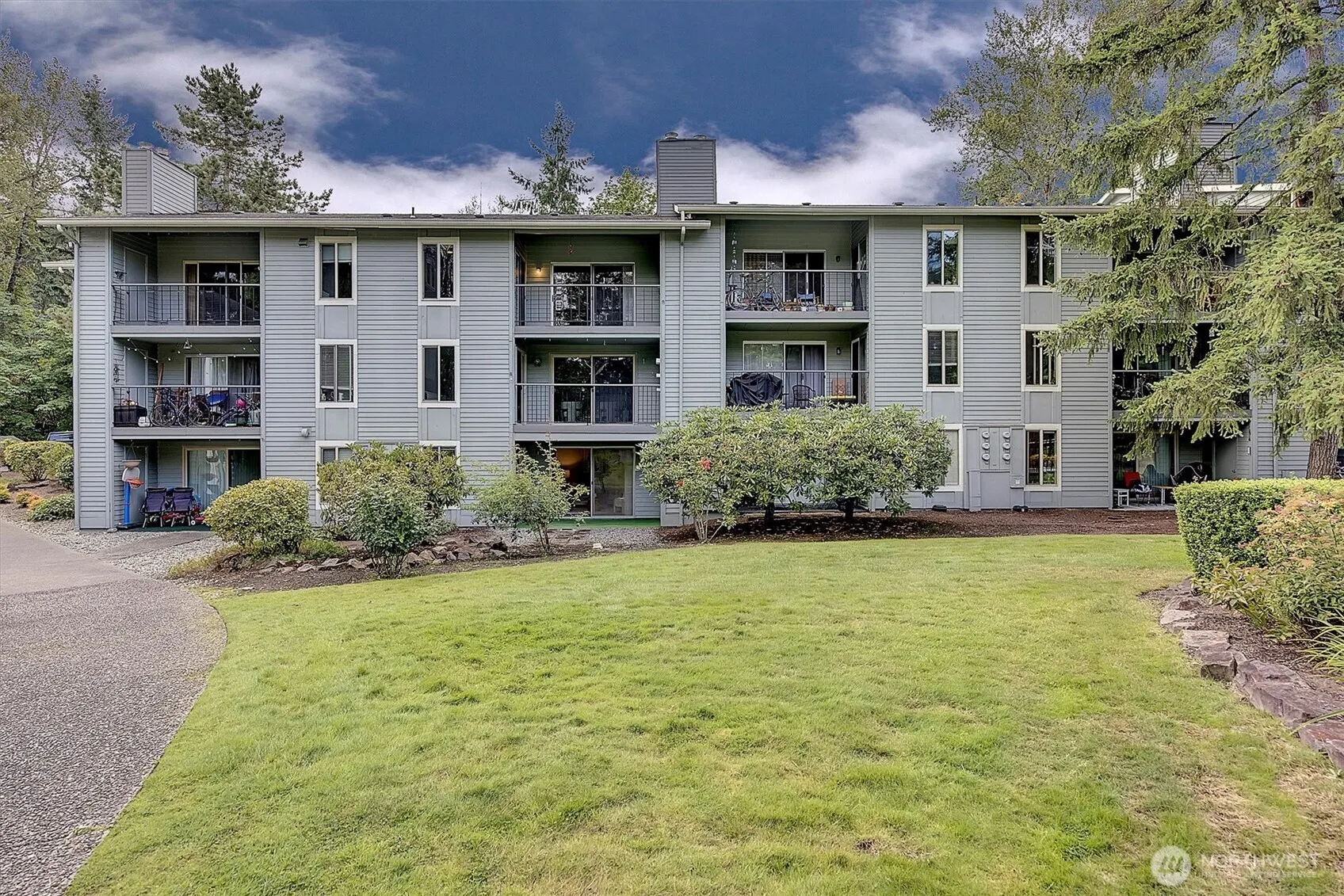 4641 West Lake Sammamish Parkway SE #F105, Issaquah, WA 98027