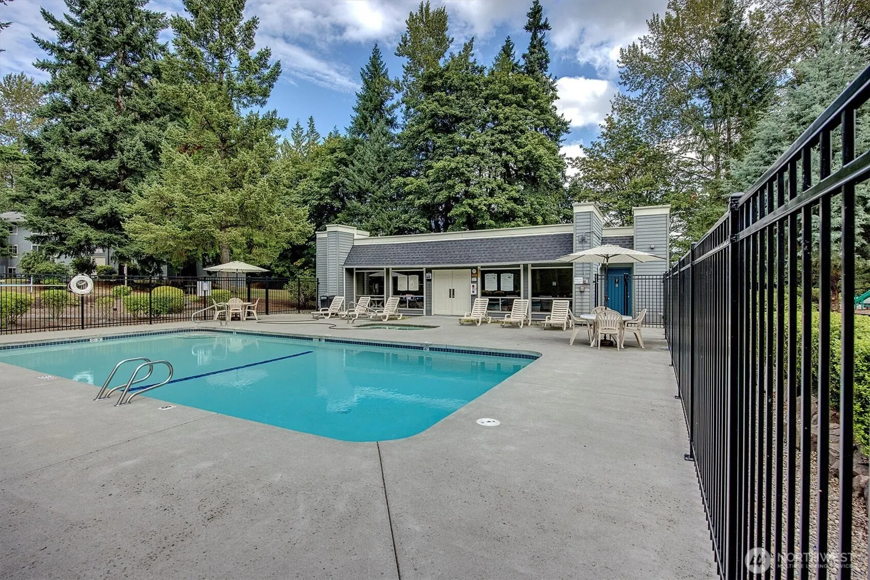 4641 West Lake Sammamish Parkway SE #F105, Issaquah, WA 98027
