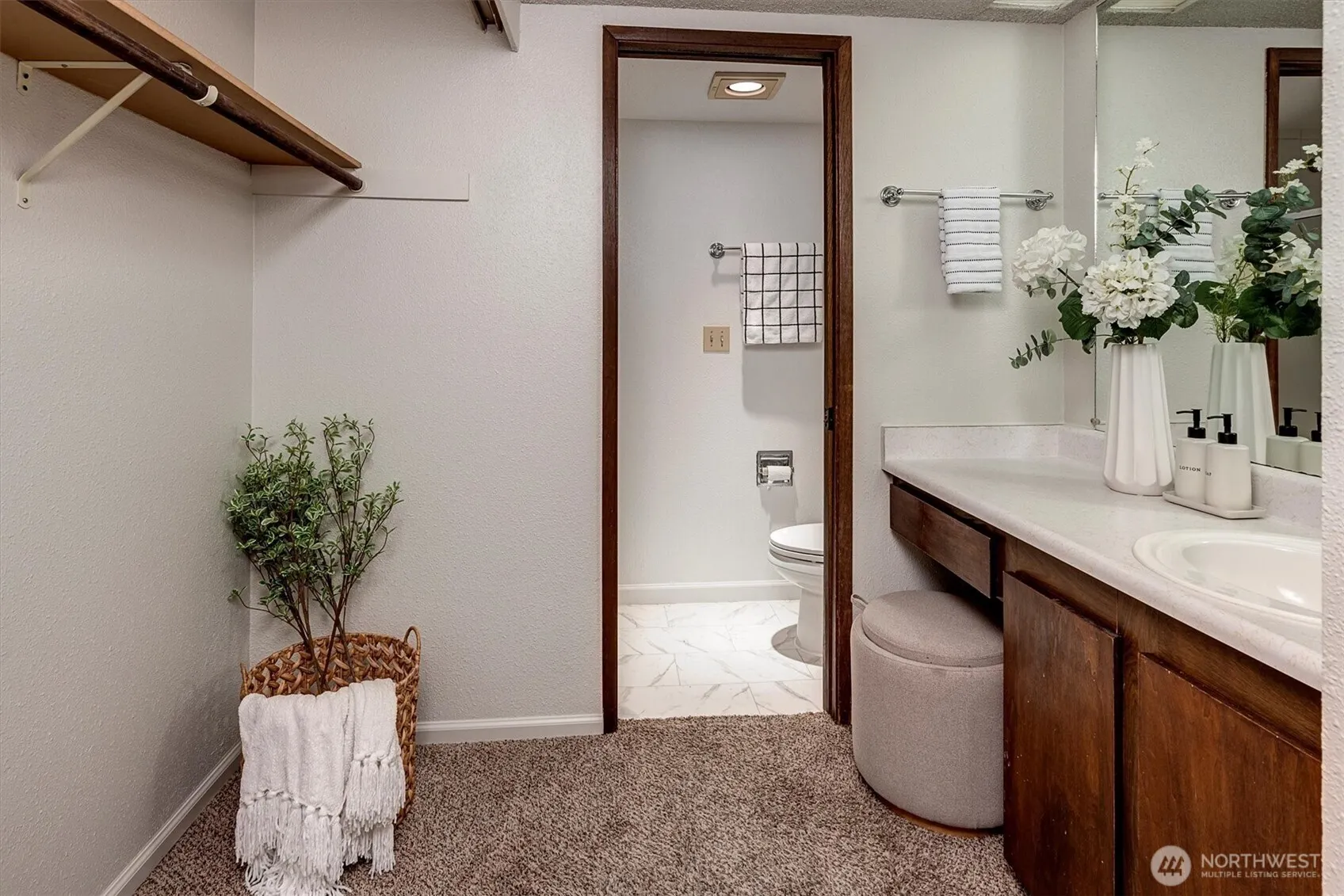 4641 West Lake Sammamish Parkway SE #F105, Issaquah, WA 98027