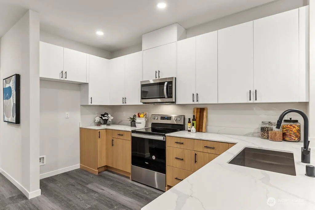 16111 36TH Avenue W #E6, Lynnwood, WA 98087