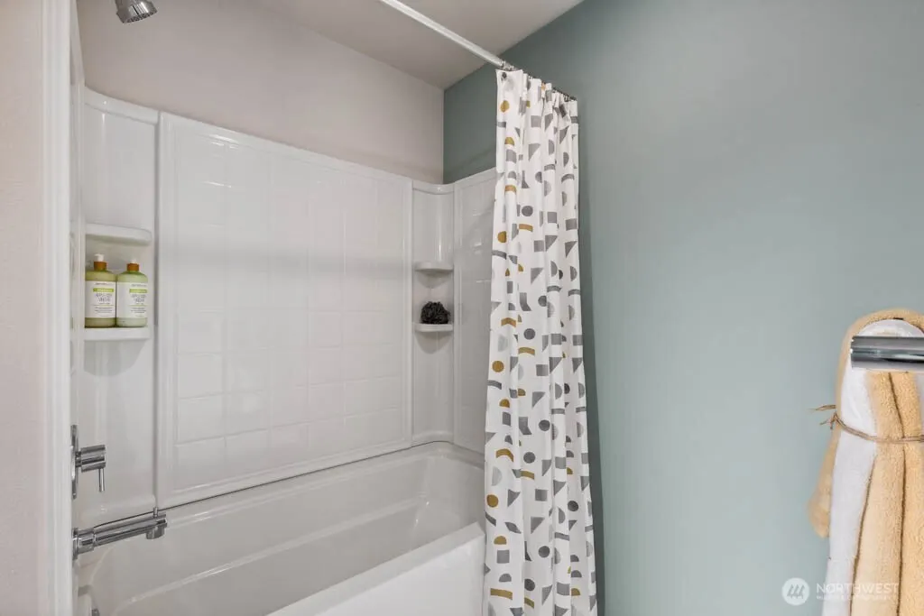 16518 35th Avenue SE, Bothell, WA 98012