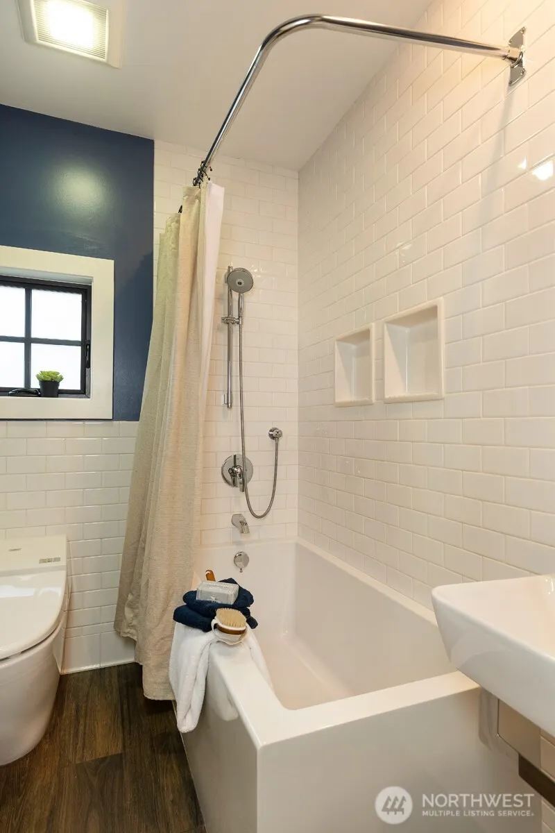 1815 N 55th Street , Seattle, WA 98103