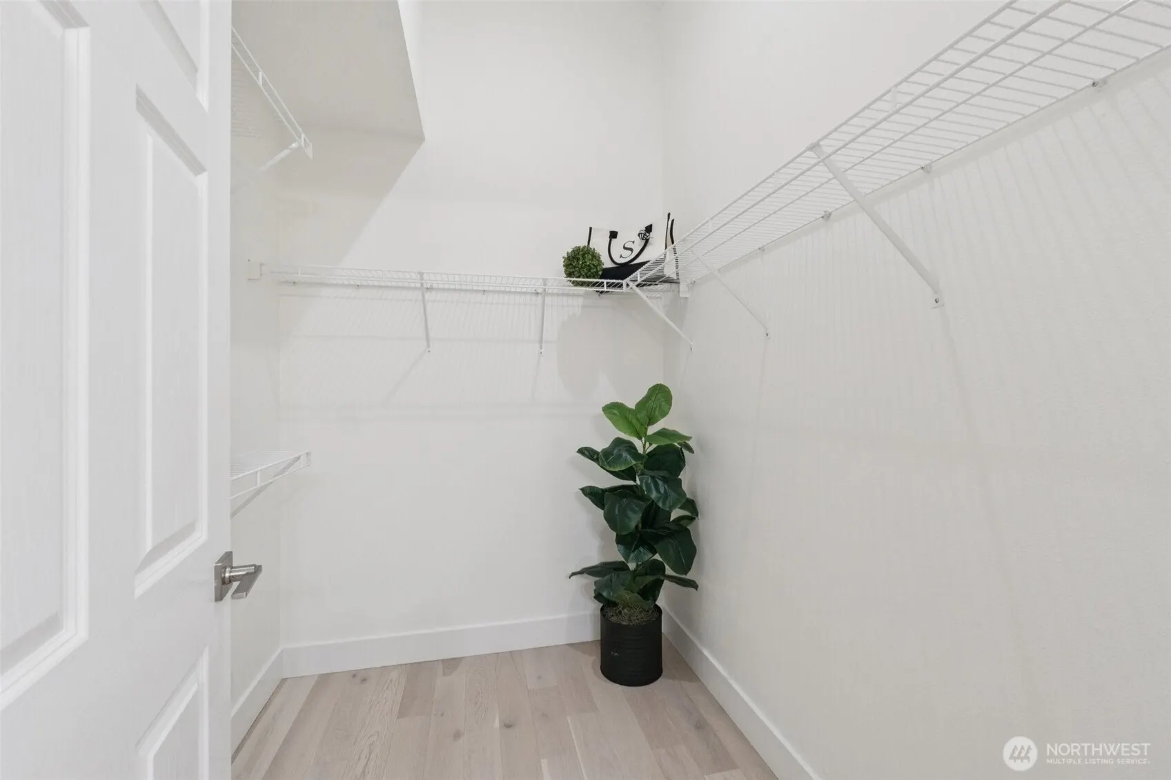 18669 NE 55th Way , Redmond, WA 98052