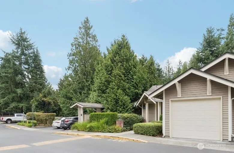18669 NE 55th Way , Redmond, WA 98052