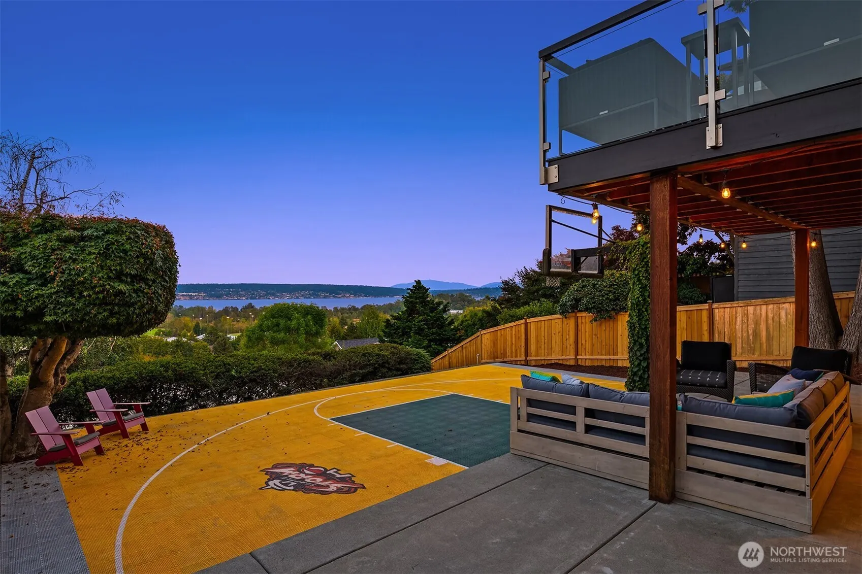 7352 56th Avenue NE, Seattle, WA 98115