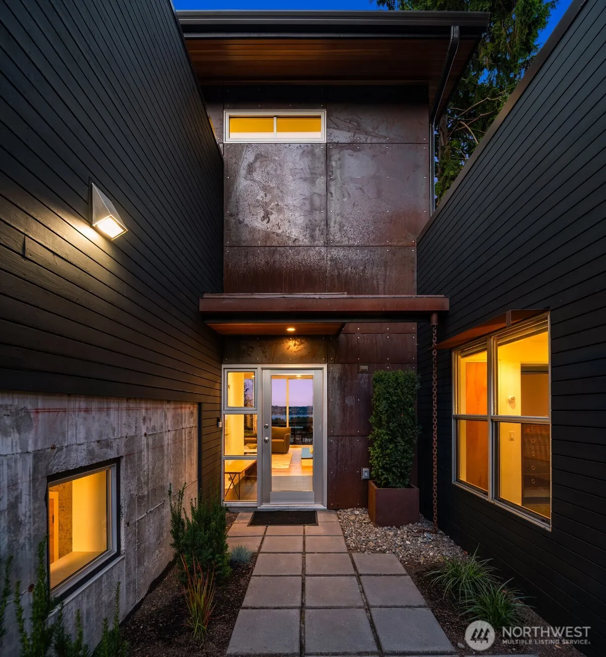 7352 56th Avenue NE, Seattle, WA 98115