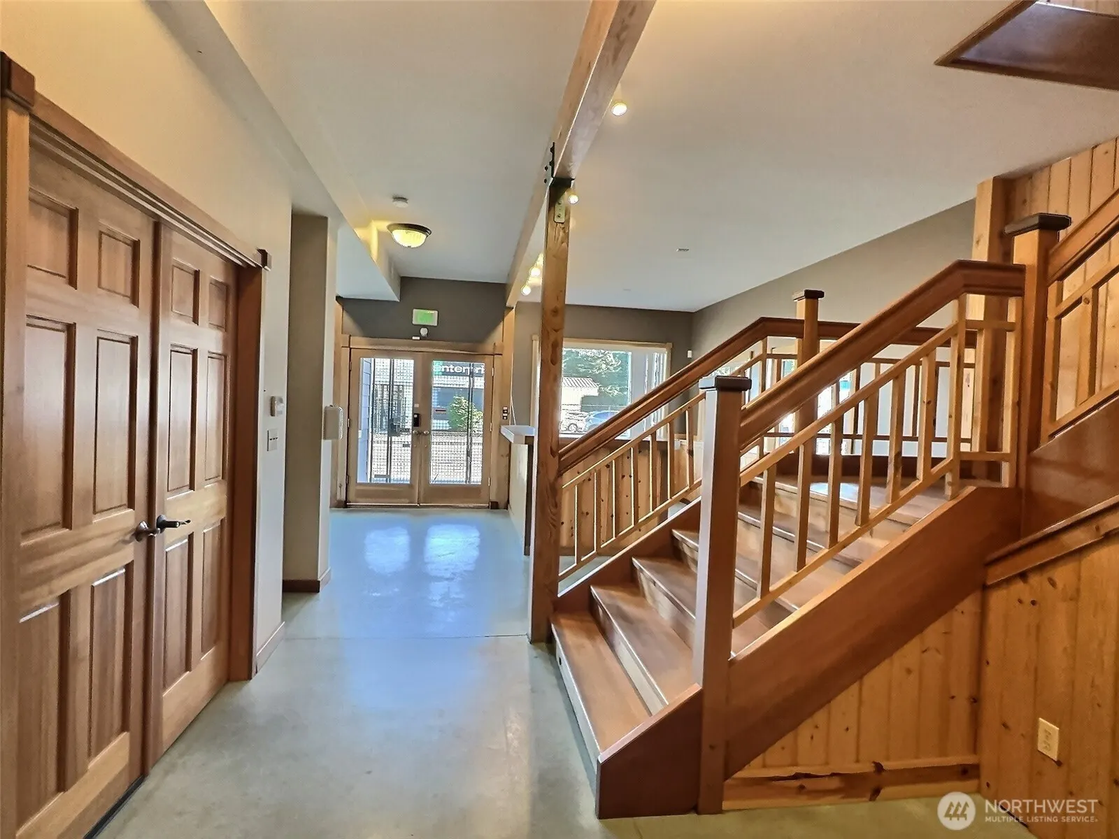 338 NW 85th St , Seattle, WA 98117