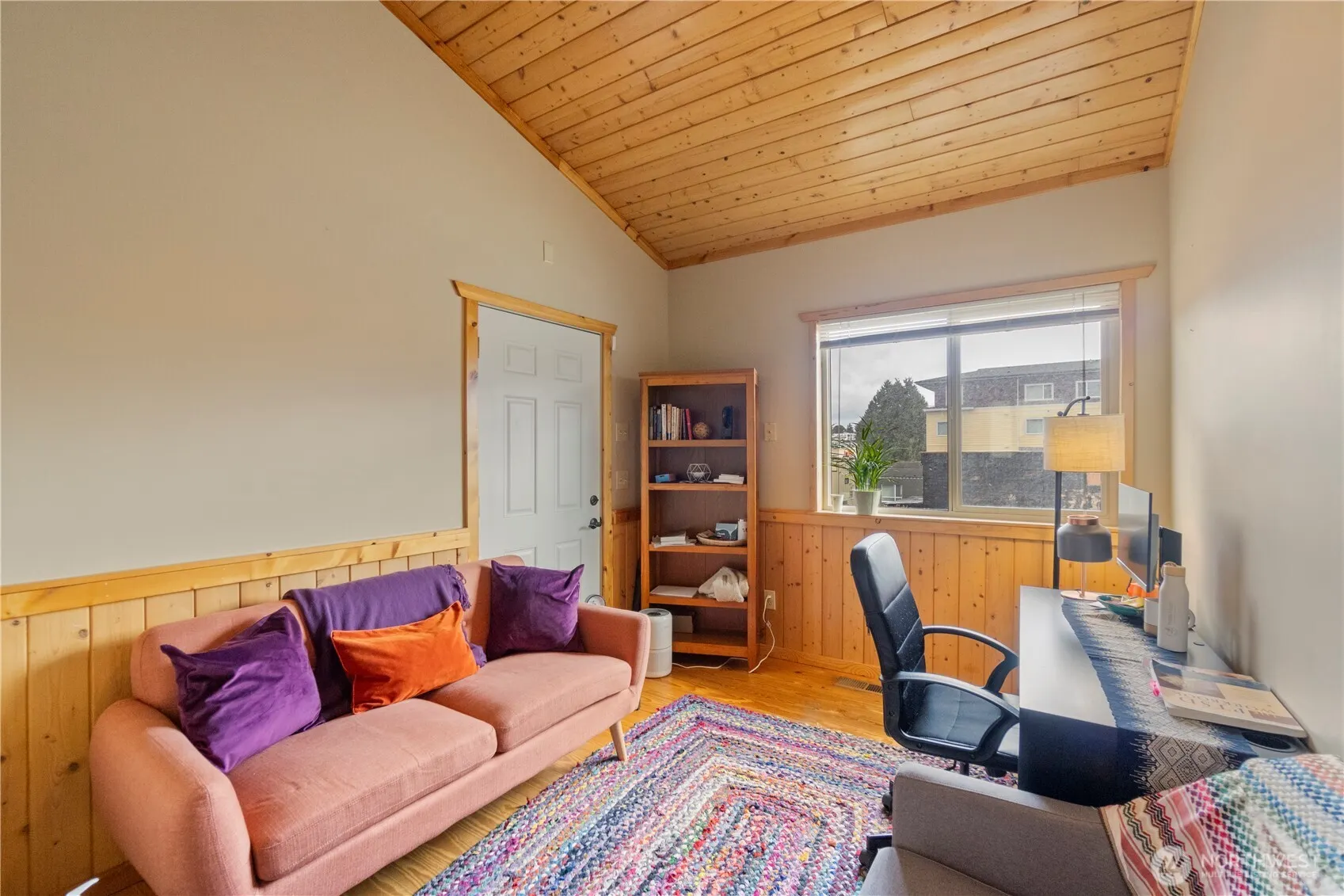 338 NW 85th St , Seattle, WA 98117