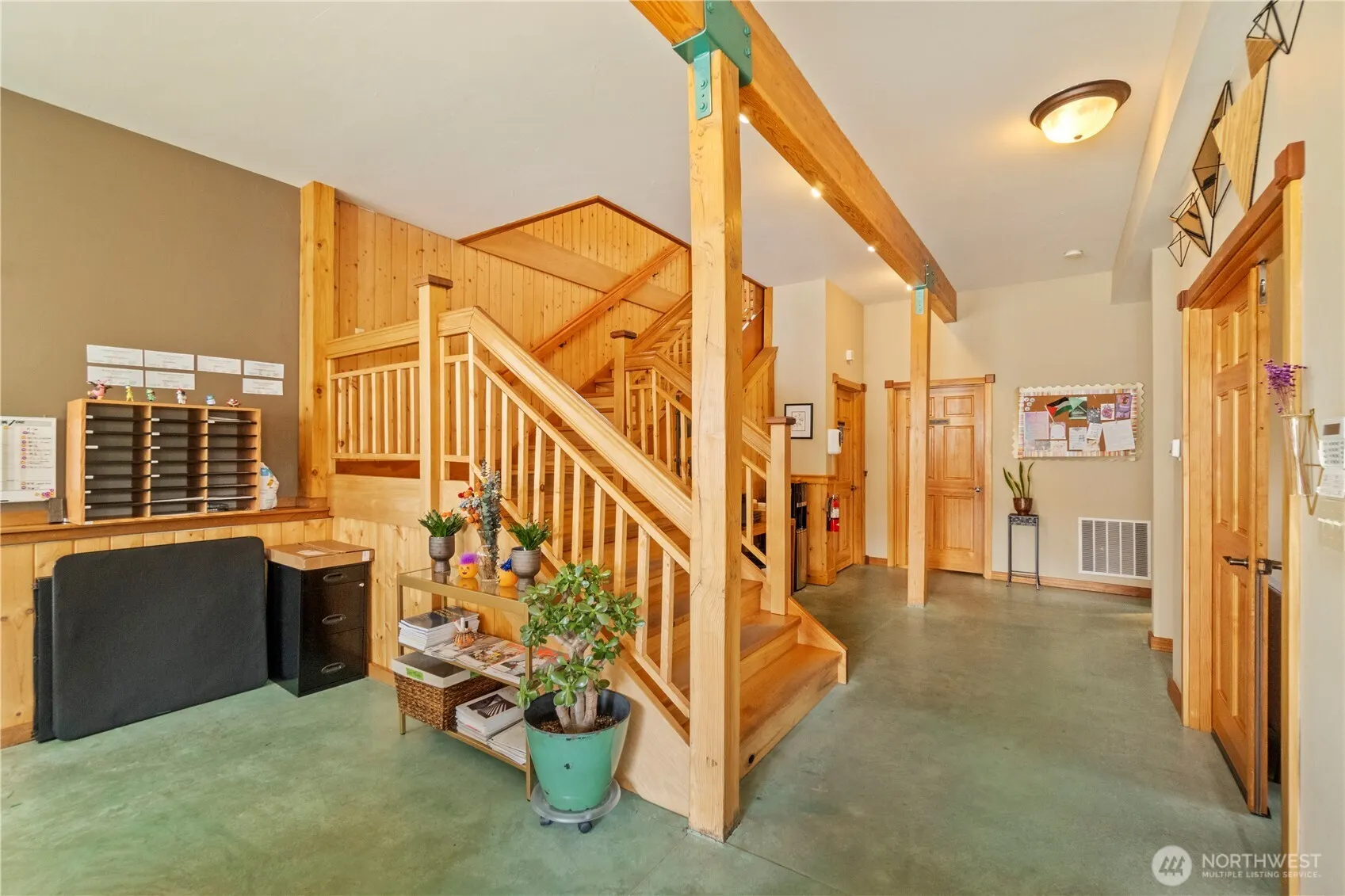 338 NW 85th St , Seattle, WA 98117