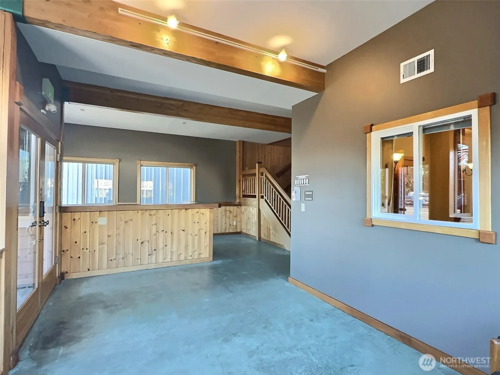338 NW 85th St , Seattle, WA 98117