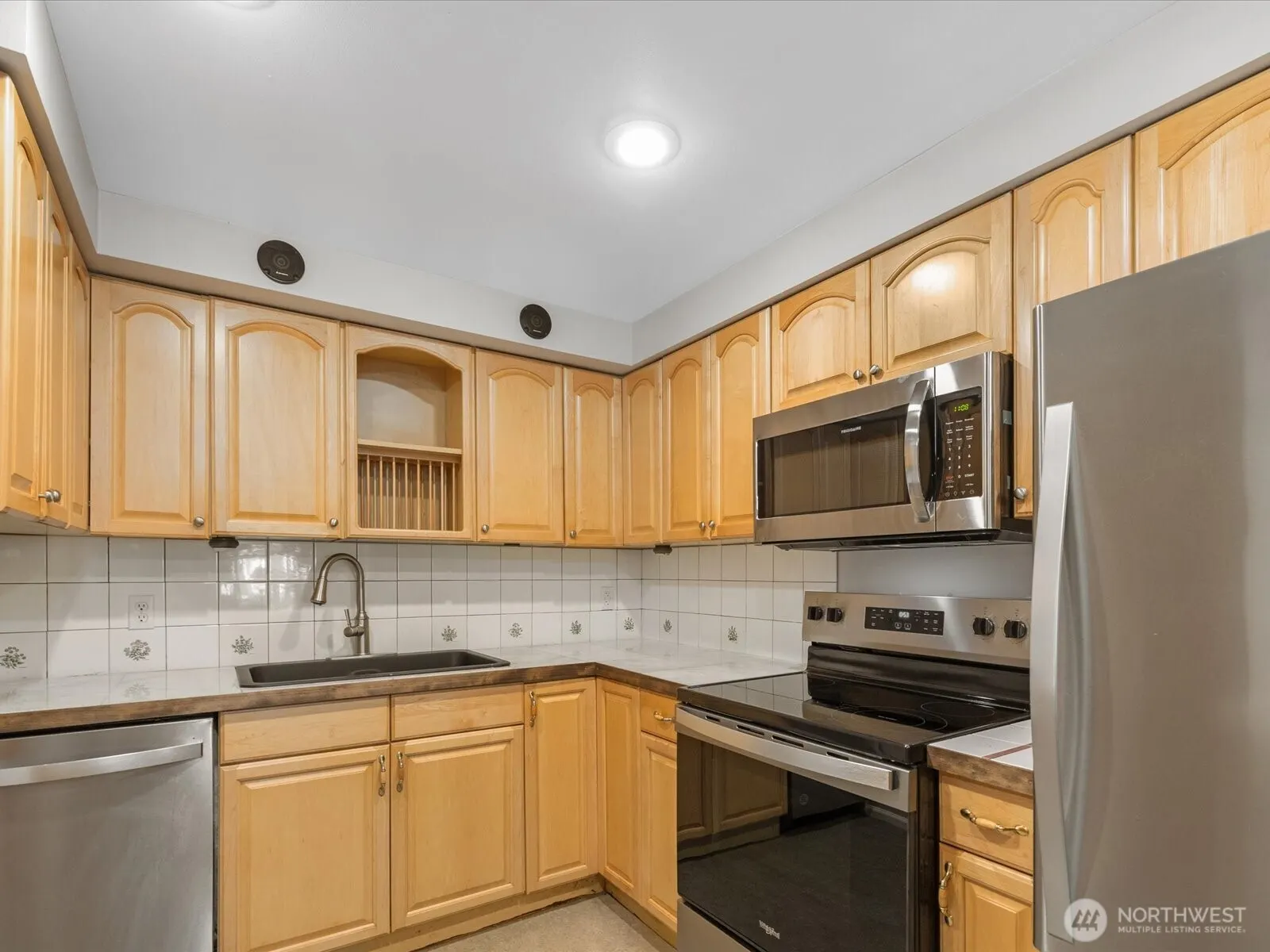 2302 201st Place SW, Lynnwood, WA 98036